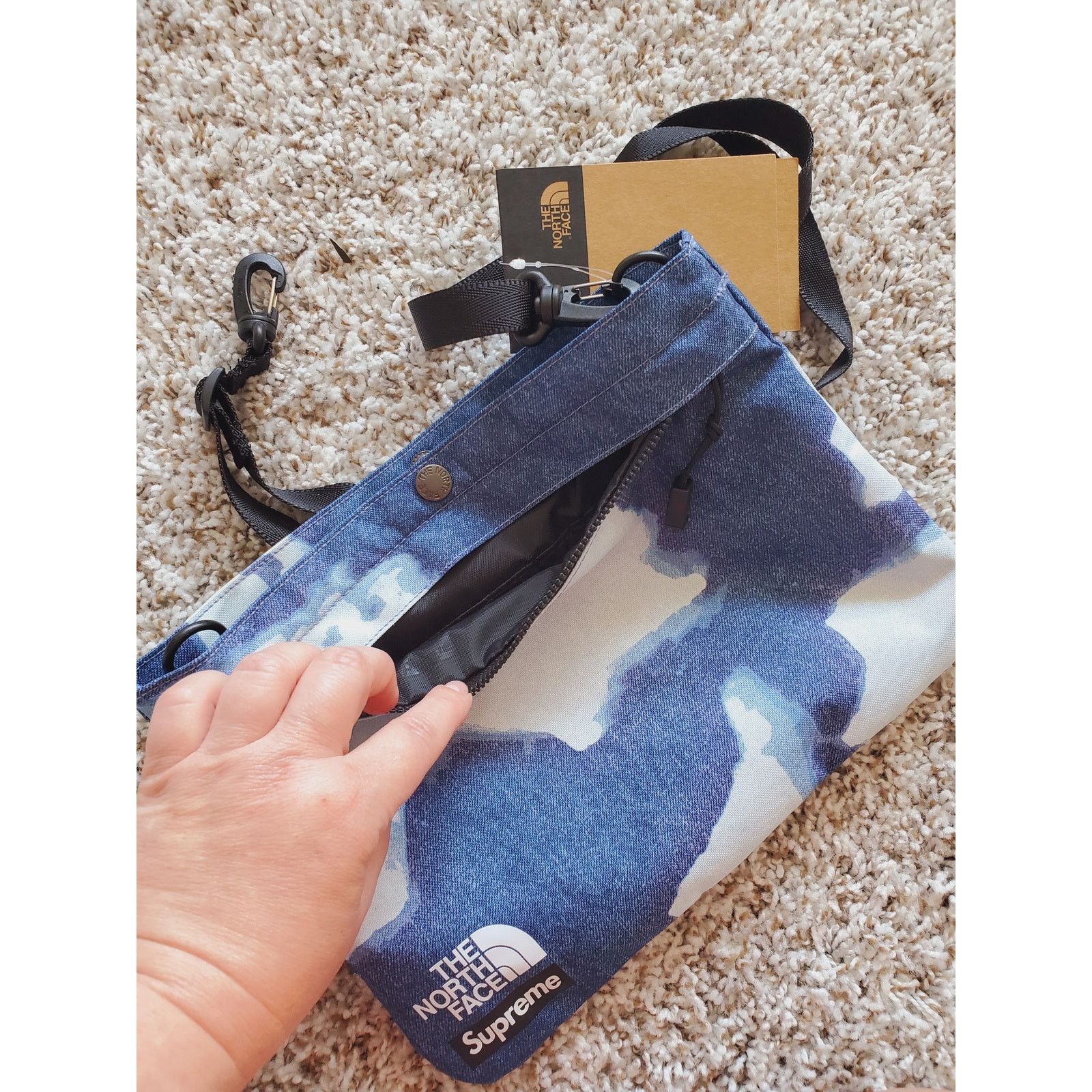 Supreme Supreme North Face Bleached Denim Print Shoulder Bag Size ONE SIZE - 5 Thumbnail
