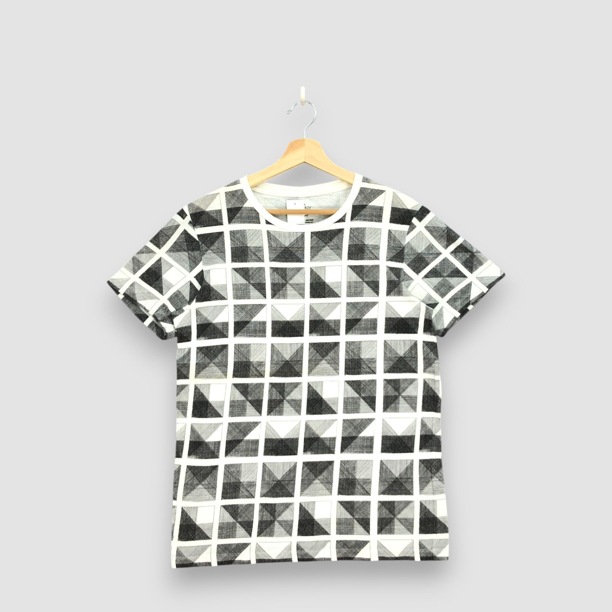 Art Comes First Vintage The LeWitt Estate T Shirt Fuck Pop Arts Tee Size US S / EU 44-46 / 1 - 1 Thumbnail