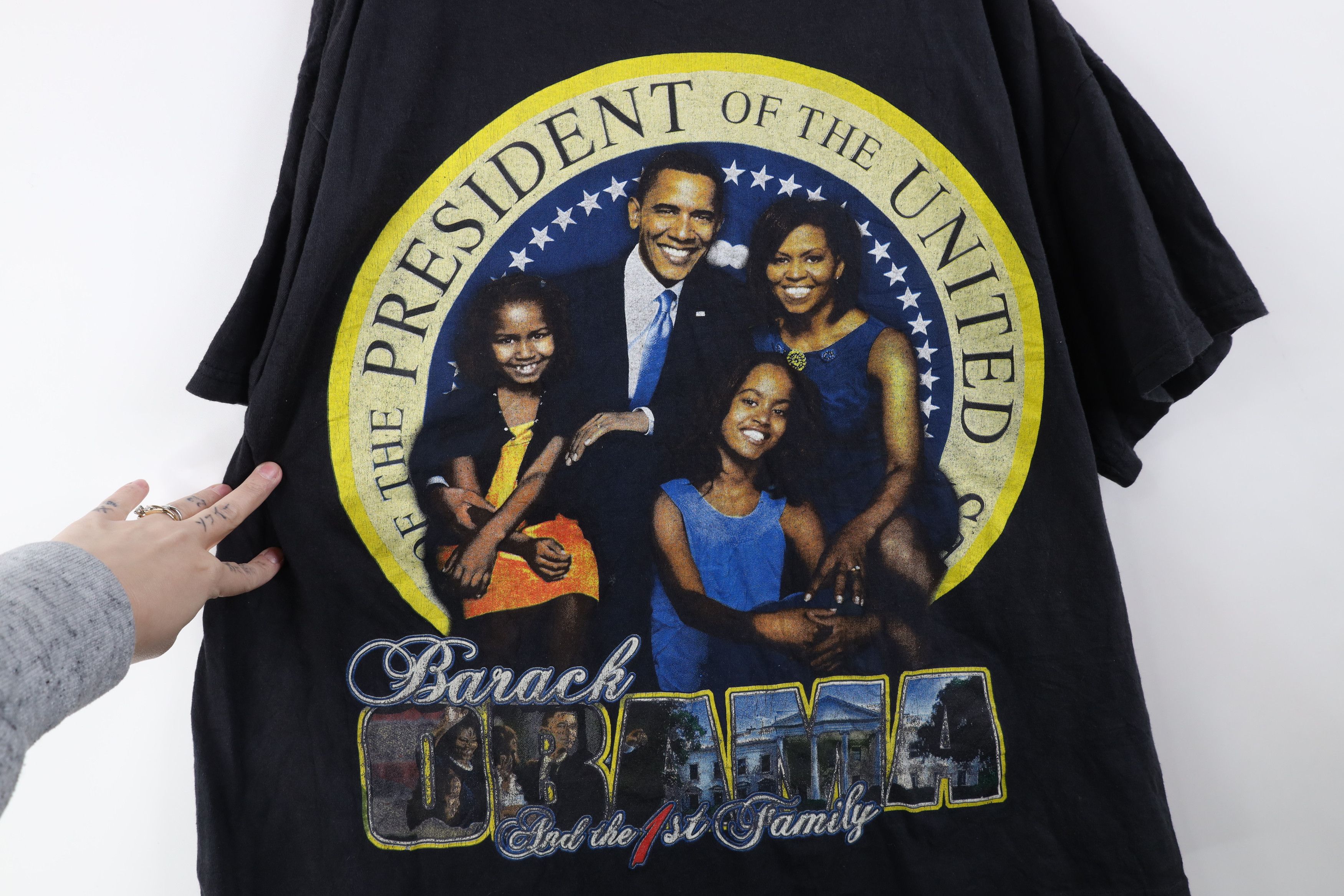 Vintage Vintage Y2K President Barack Obama Family Rap Tee T-Shirt Size US XL / EU 56 / 4 - 4 Thumbnail