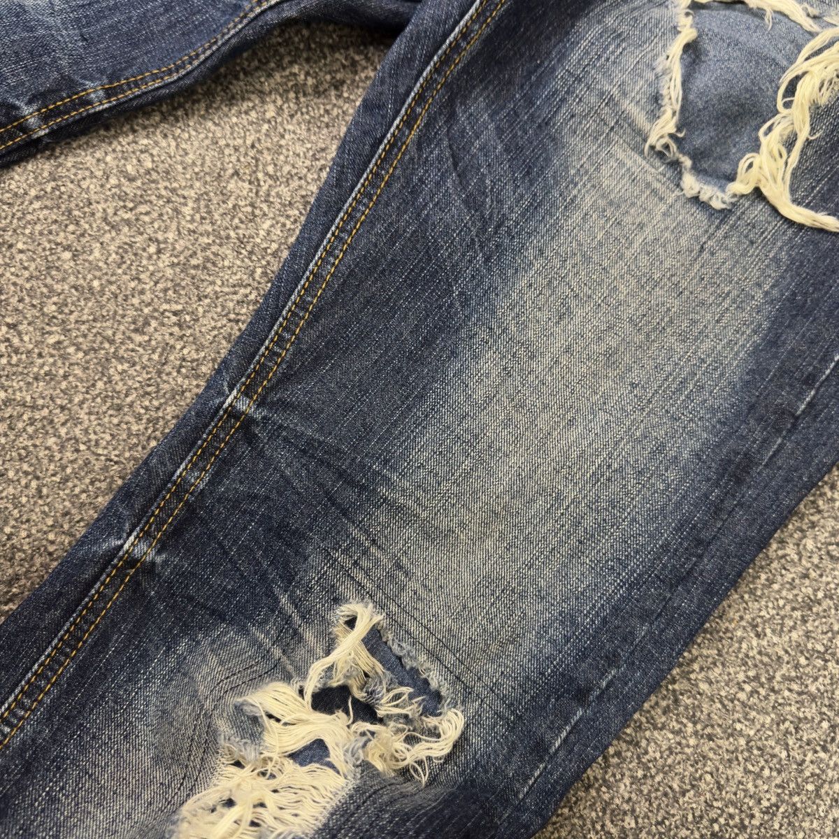 Dsquared2 🔥 Thrashed Dsquared Distressed Y2K Grunge Punk Denim Size US 30 / EU 46 - 5 Thumbnail