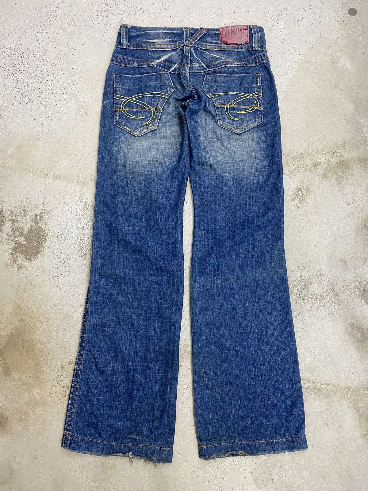 Japanese Brand × Le Grande Bleu (L.G.B.) Flare Red Pepper Jean Japan Unisex Mud Washed Upper Clawn Size US 29 - 3 Thumbnail