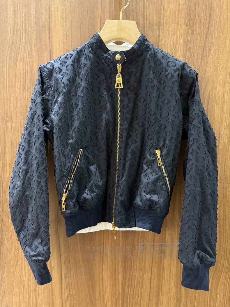 Louis Vuitton Louis Vuitton Black full print bomber jacket Size XXS / US 00 / IT 34 - 1 Thumbnail