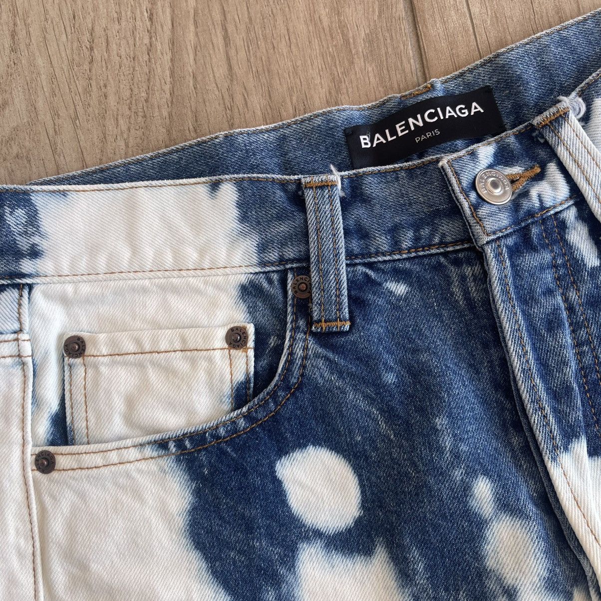 Balenciaga SS17 Frayed Bleach Denim Shorts Size US 29 - 4 Thumbnail