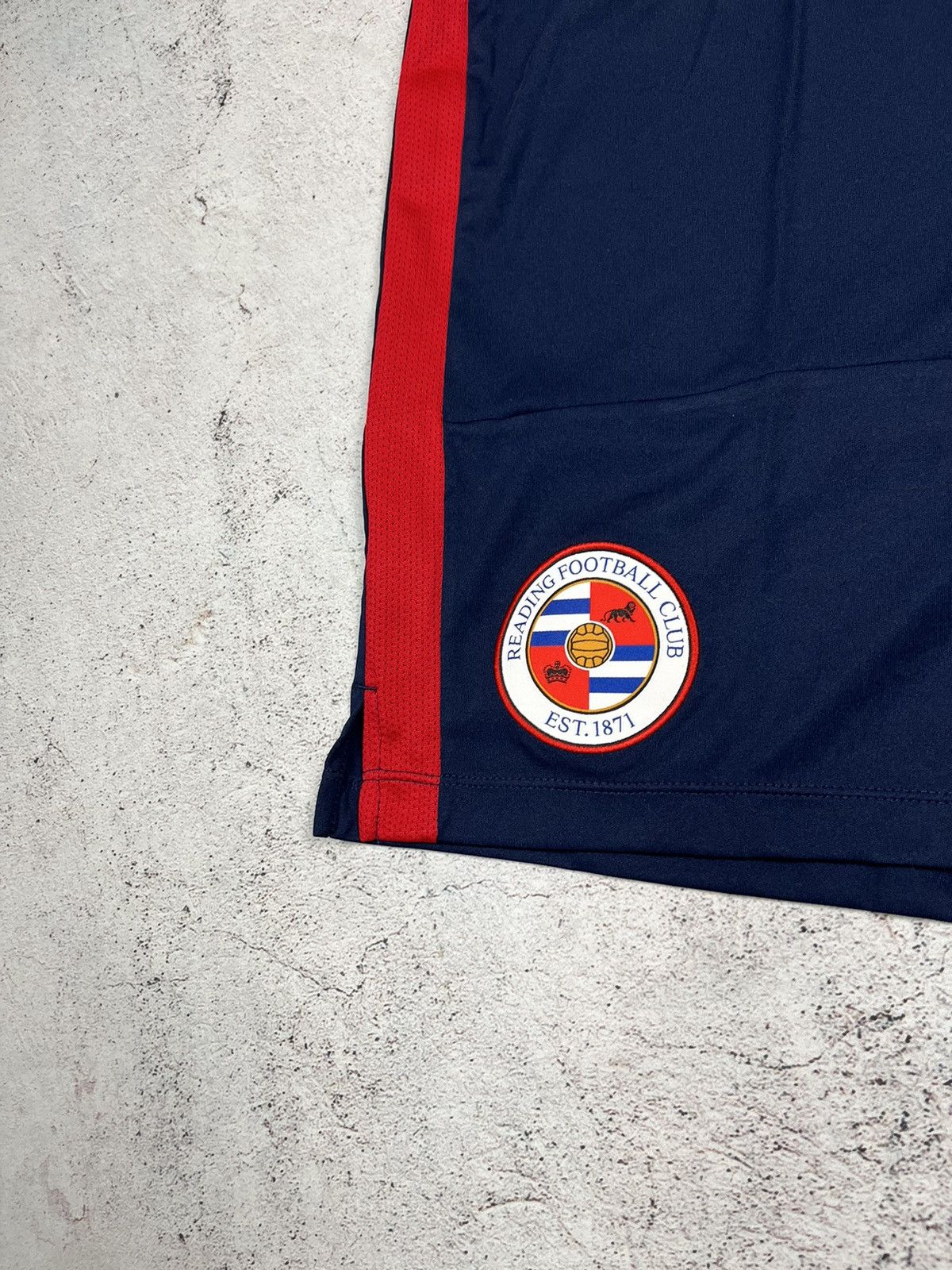 Macron MACRON READING FOOTBALL CLUB,2020/2021 FOOTBALL SHORTS,NEW Size US 36 / EU 52 - 3 Thumbnail