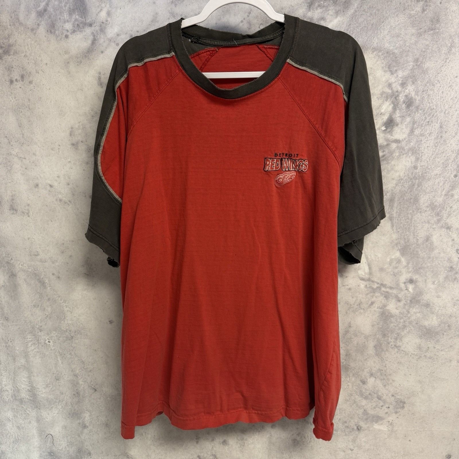 NHL Vintage Detroit Red Wings T Shirt Mens 2XL Red Short Sleeve Size US XXL / EU 58 / 5 - 2 Thumbnail