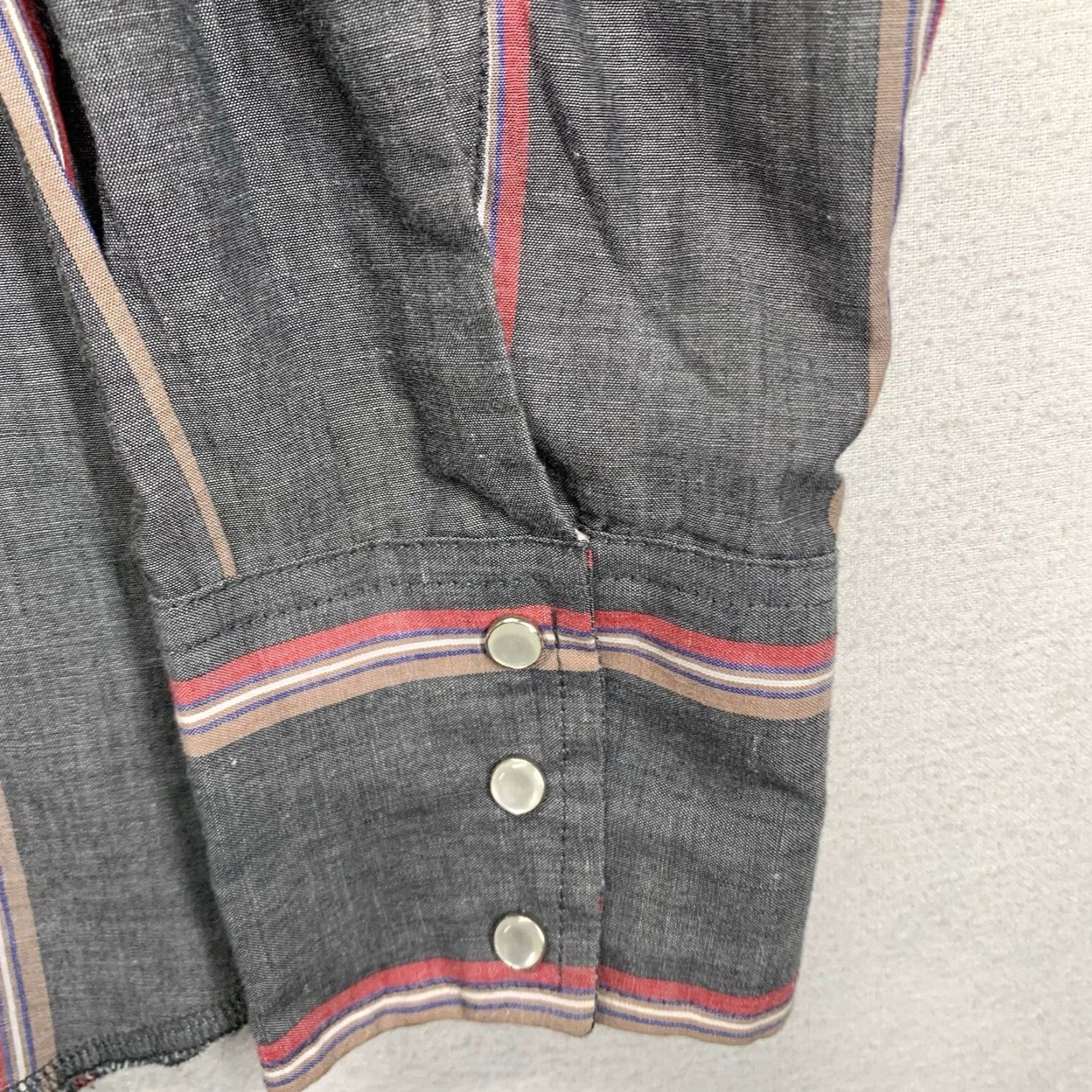 Wrangler VINTAGE Wrangler Western Shirt Men XL Gray Red Stripe Cowboy Casual Workwear Long Sleeve Size US XL / EU 56 / 4 - 7 Thumbnail