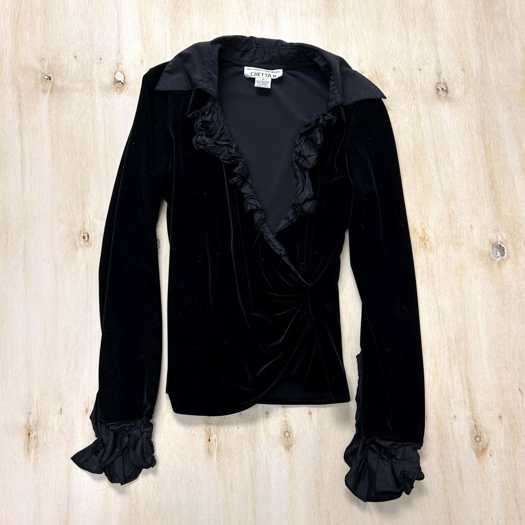 Velvet Y2K Chetta B Blouse Womens Small Black Velvet Ruffle Cuff Wrap Long Sleeve Top Size S / US 4 / IT 40 - 2 Thumbnail