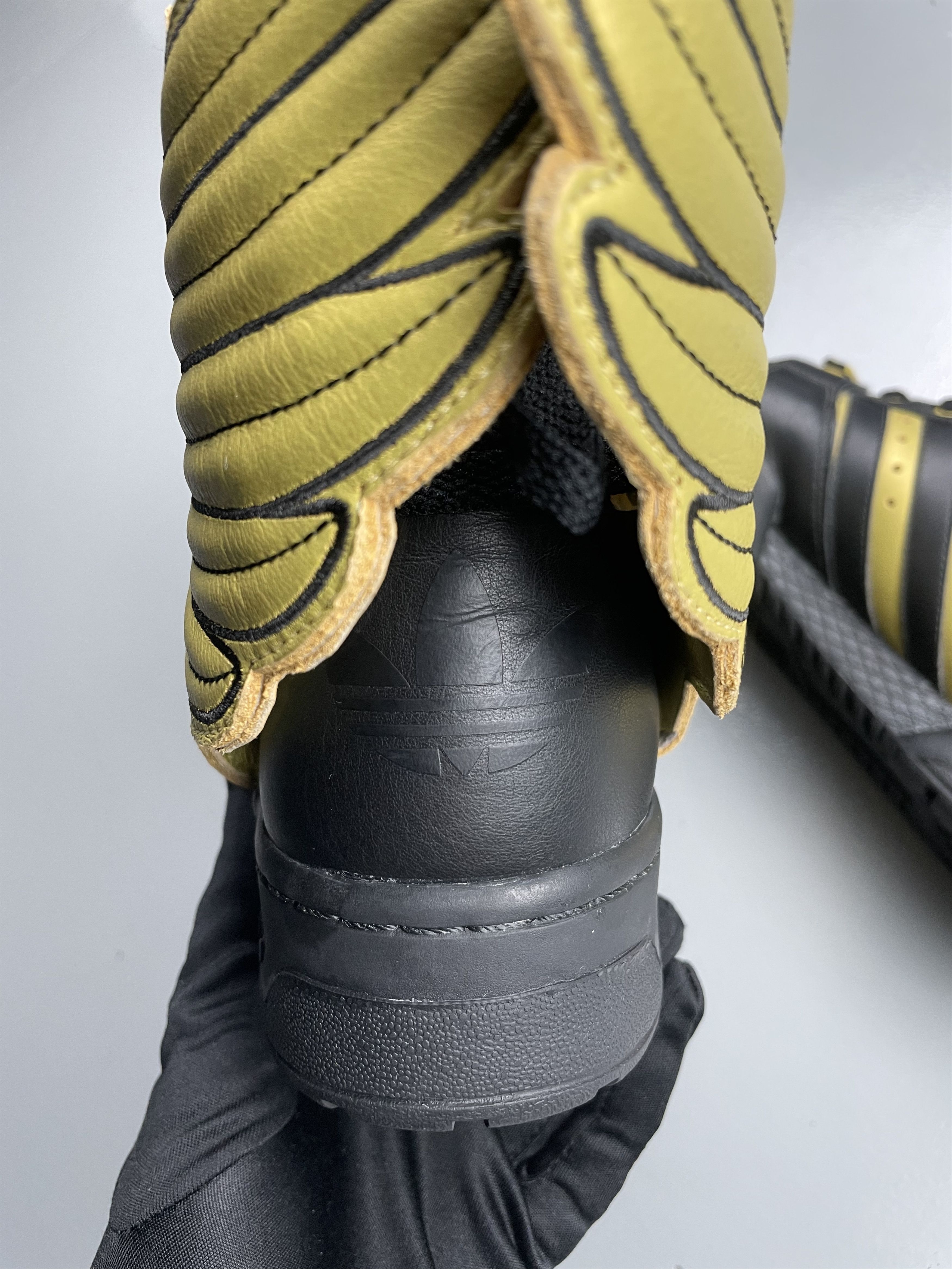 Adidas × Jeremy Scott adidas X Jeremy Scott 2011 JS Wings 2.0 Black/Metallic Gold Size US 9.5 / EU 42-43 - 15 Thumbnail