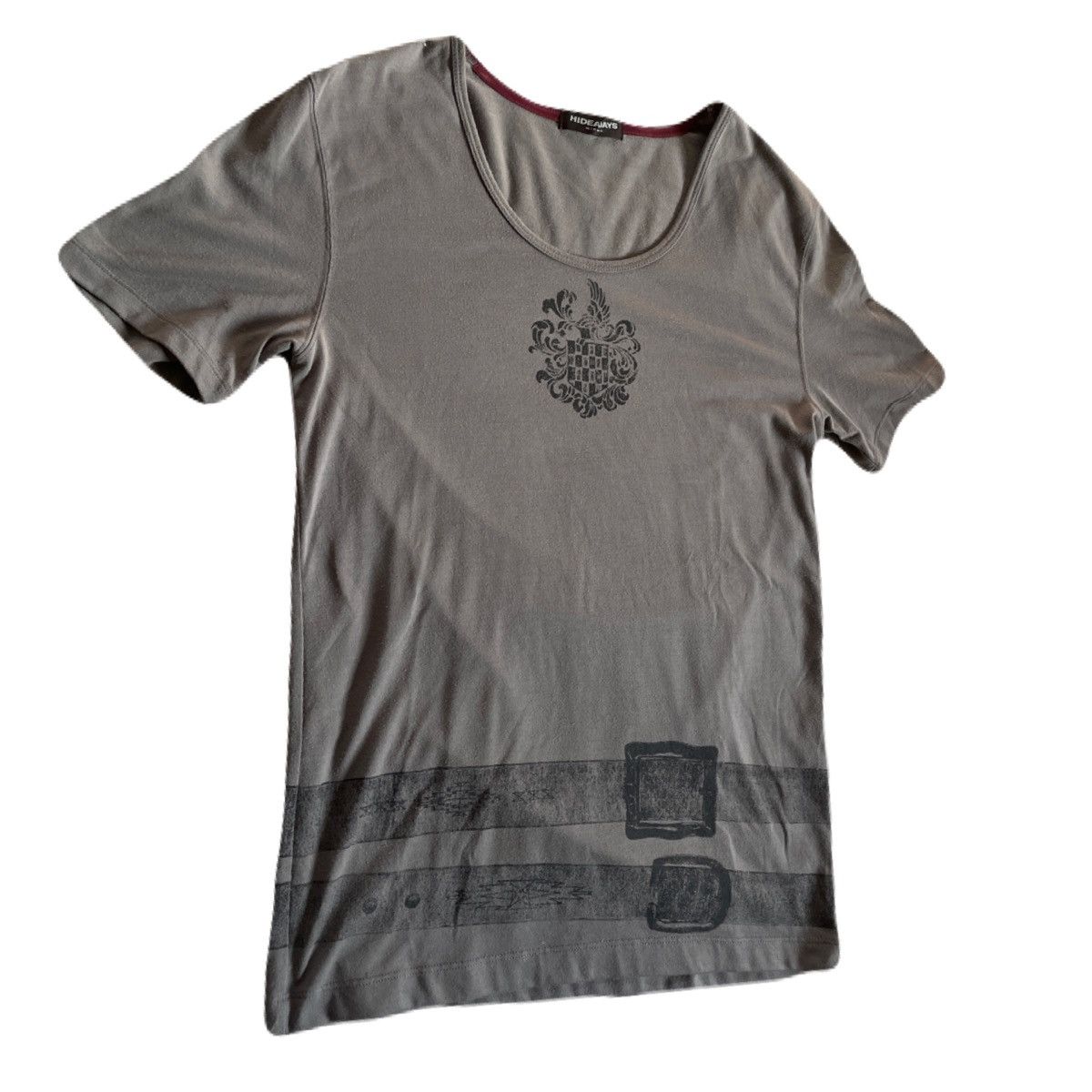If Six Was Nine 2000s HIDEAWAYS Japanese archive Vkei Gothic Emblem Tee Size US S / EU 44-46 / 1 - 3 Thumbnail