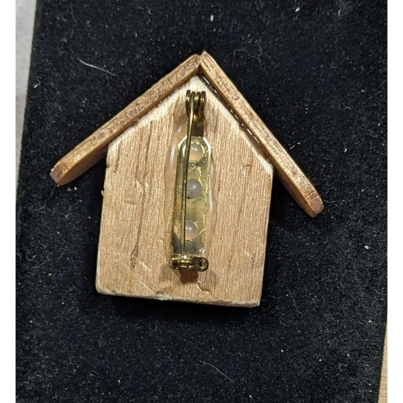 Other Vintage Handmade Wood Birdhouse Brooch With Painted Accents Size ONE SIZE - 4 Thumbnail