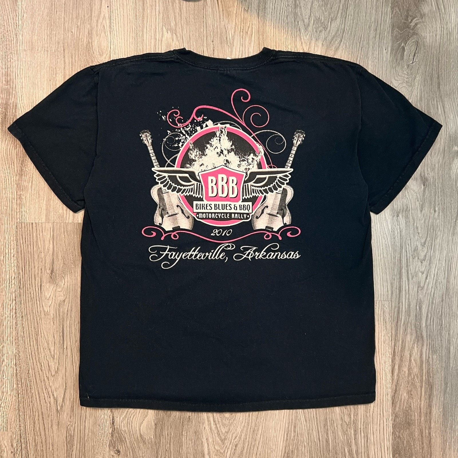 Gildan Vintage Bikes, Blues & BBQ tee shirt lrg ls motorcycle 2010 Size US L / EU 52-54 / 3 - 2 Thumbnail