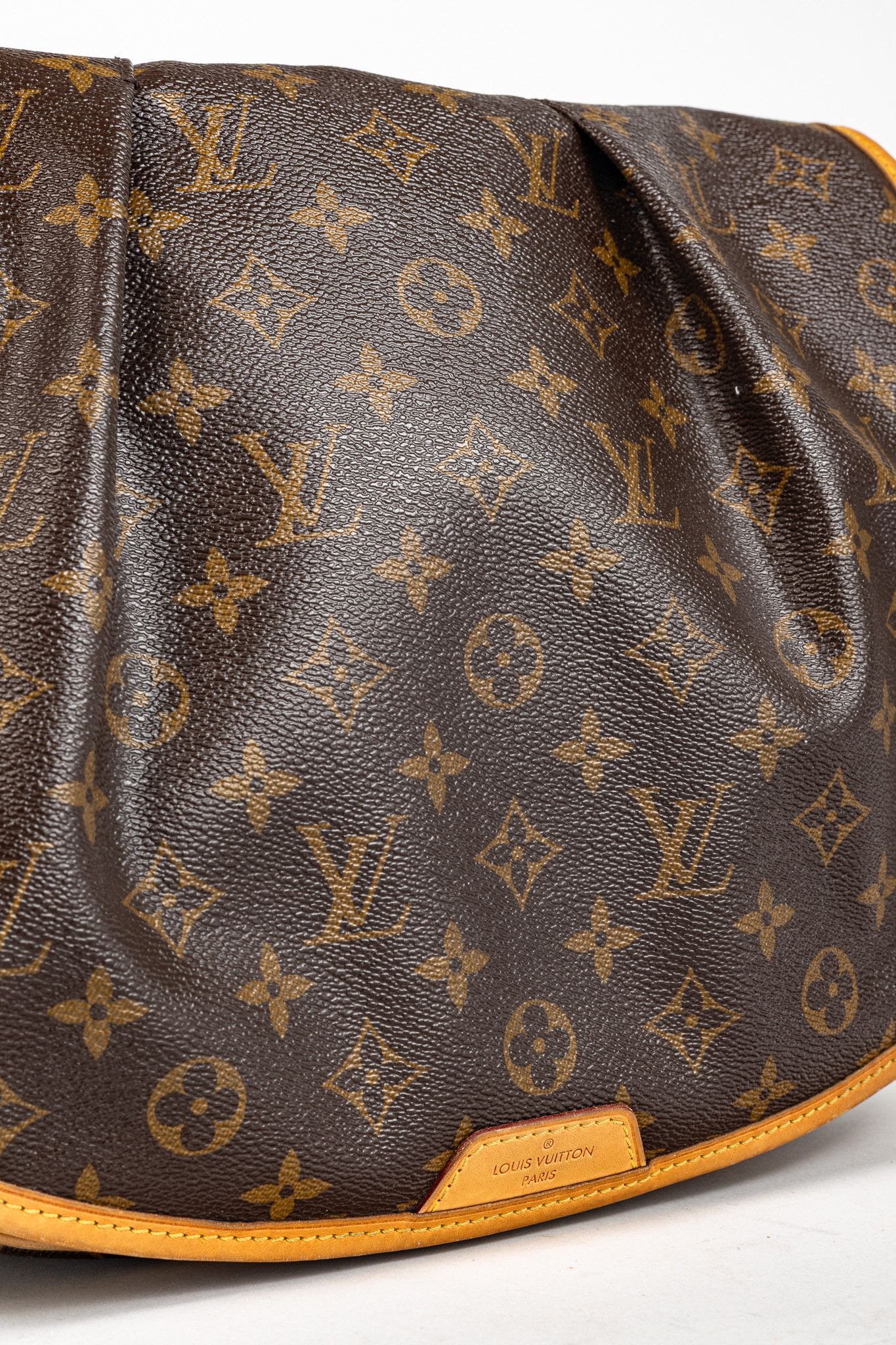 Louis Vuitton Louis Vuitton Menilmontant MM Monogram Canvas Messenger Bag Size ONE SIZE - 9 Thumbnail