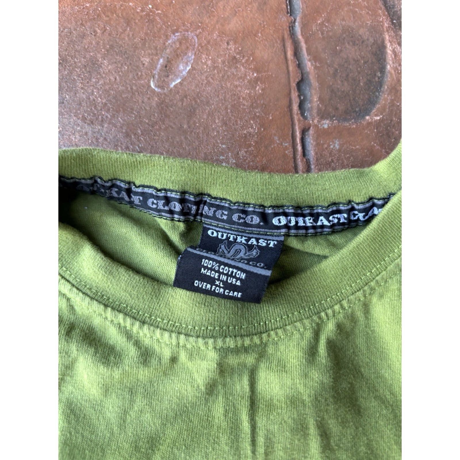 Vintage VINTAGE OutKast Clothing Co T-Shirt Stanktoids XL Crew Neck Green Cotton Graphic Print Men MENS Size US XL / EU 56 / 4 - 2 Thumbnail