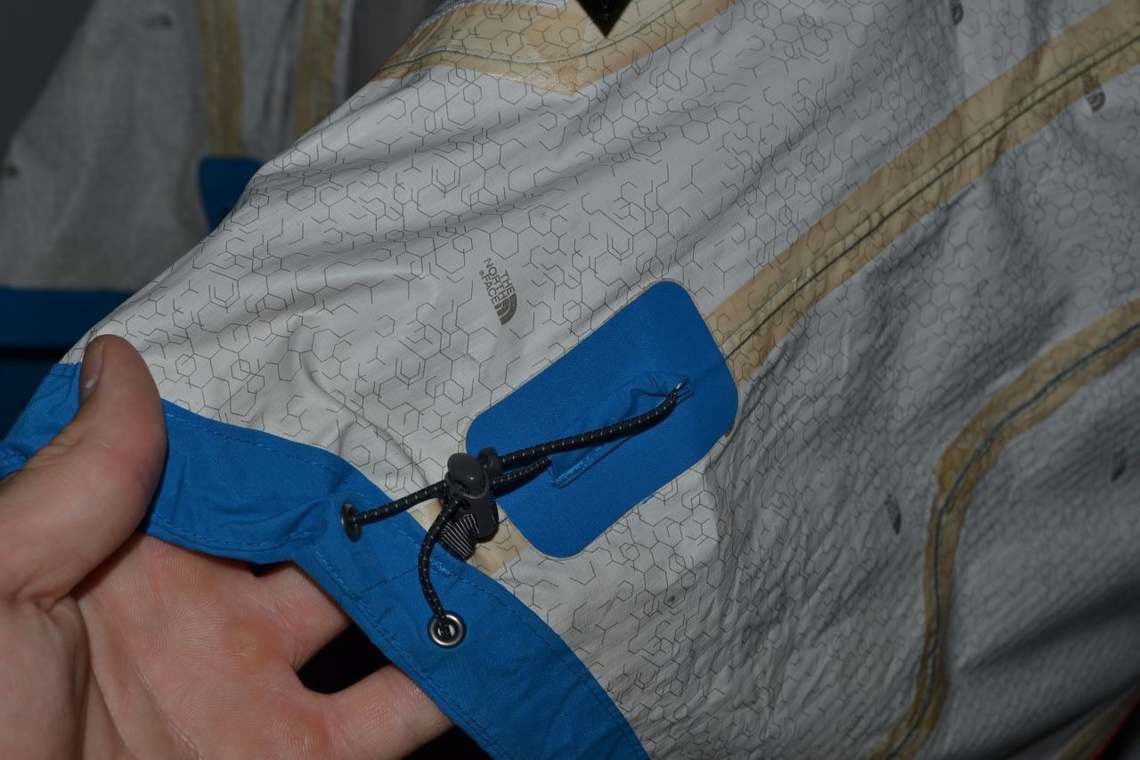 The North Face THE NORTH FACE Men’s Rain Jacket Size M Blue Nylon Size US M / EU 48-50 / 2 - 10 Thumbnail