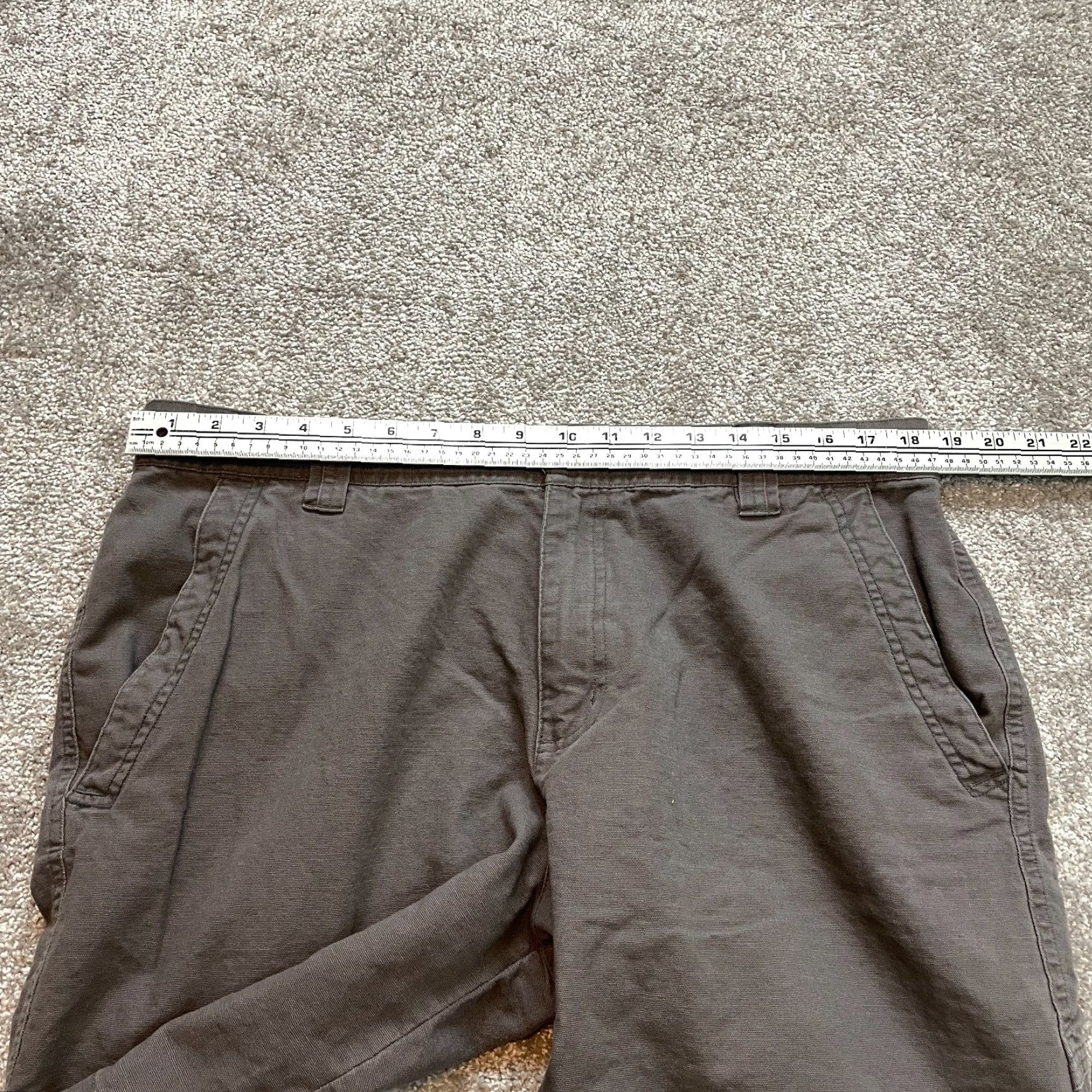 Vintage Columbia Shorts Mens 38 Gray Chino Bermuda Hiking Outdoor 10" Inseam Athletic Casual Size US 38 / EU 54 - 5 Thumbnail