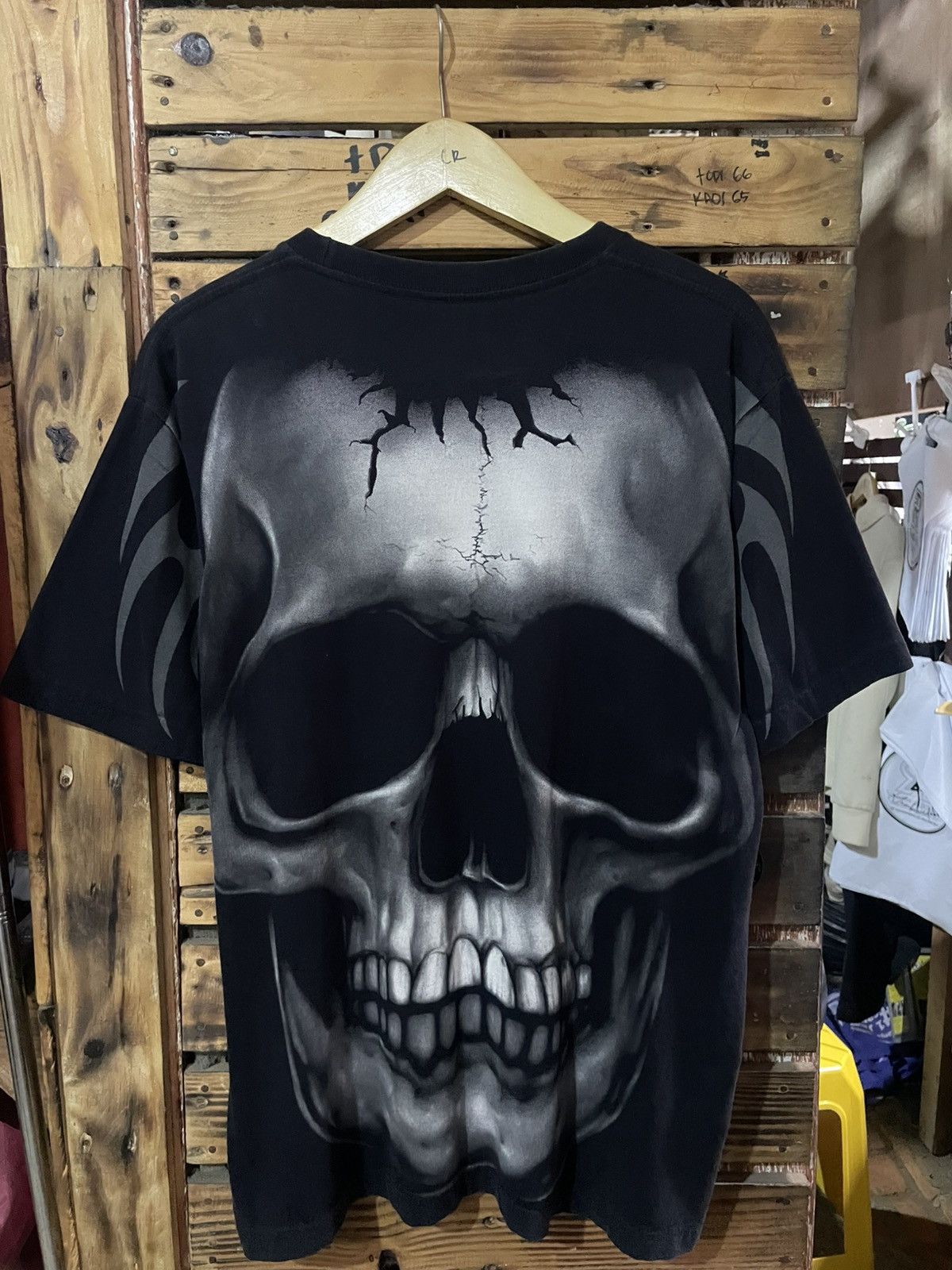 Vintage Vintage 90s skull aop tshirt Size US L / EU 52-54 / 3 - 3 Thumbnail