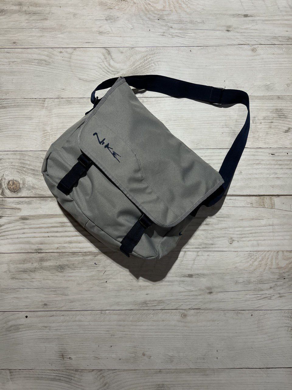Nike Vintage Nike Messenger Bag Shoulders 90s Gorpcore Size ONE SIZE - 3 Thumbnail