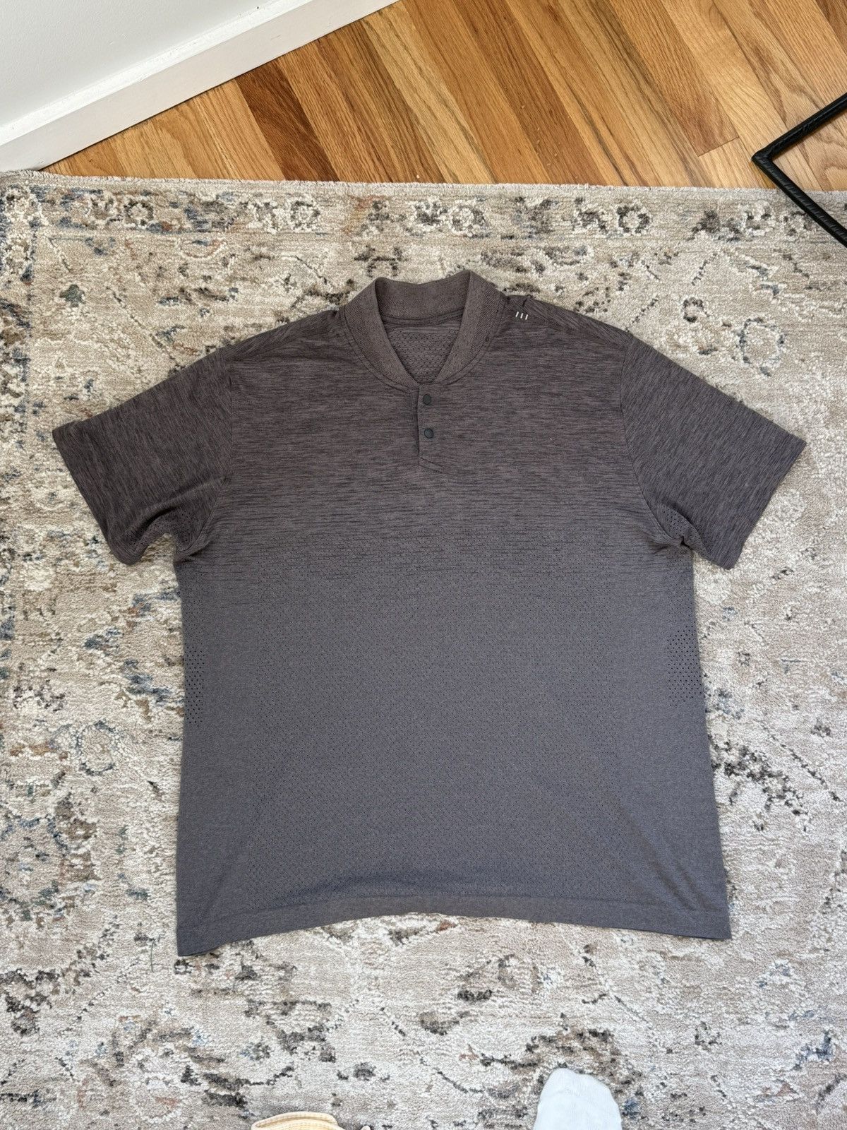 Lululemon Lululemon Swiftly Tech Henley 2.0 #golf Size US XL / EU 56 / 4 - 1 Thumbnail