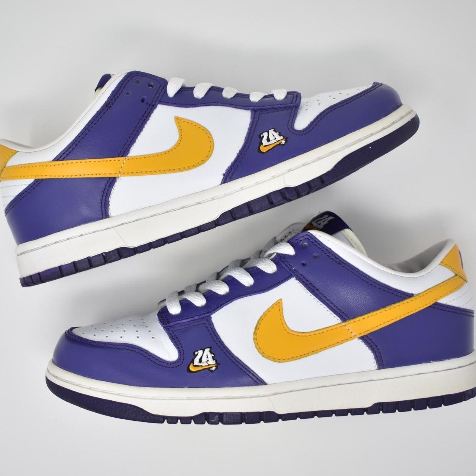 Nike 2005 Nike Dunk Low “LA/ Lakers” Size US 7.5 / EU 40-41 - 2 Thumbnail