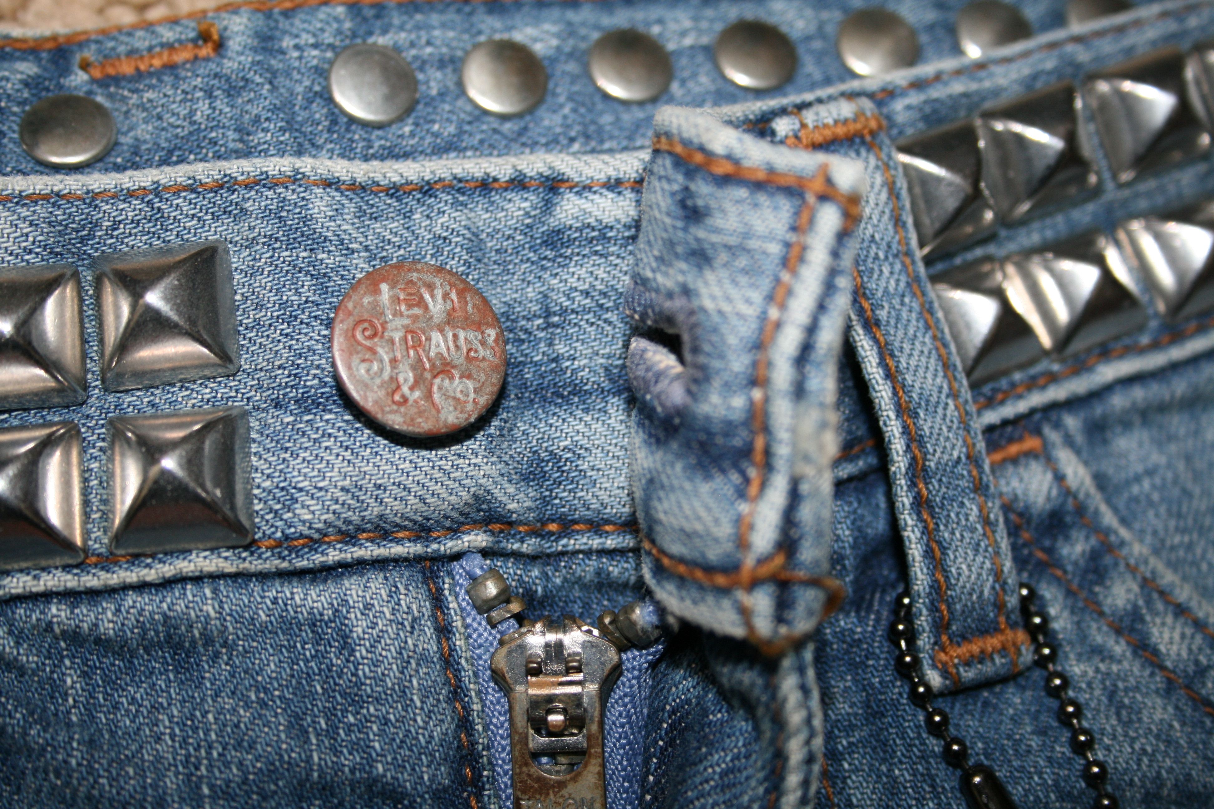 Fragment Design × Levi's Studded Daisy Dukes Size 24" / US 00 / IT 34 - 7 Thumbnail