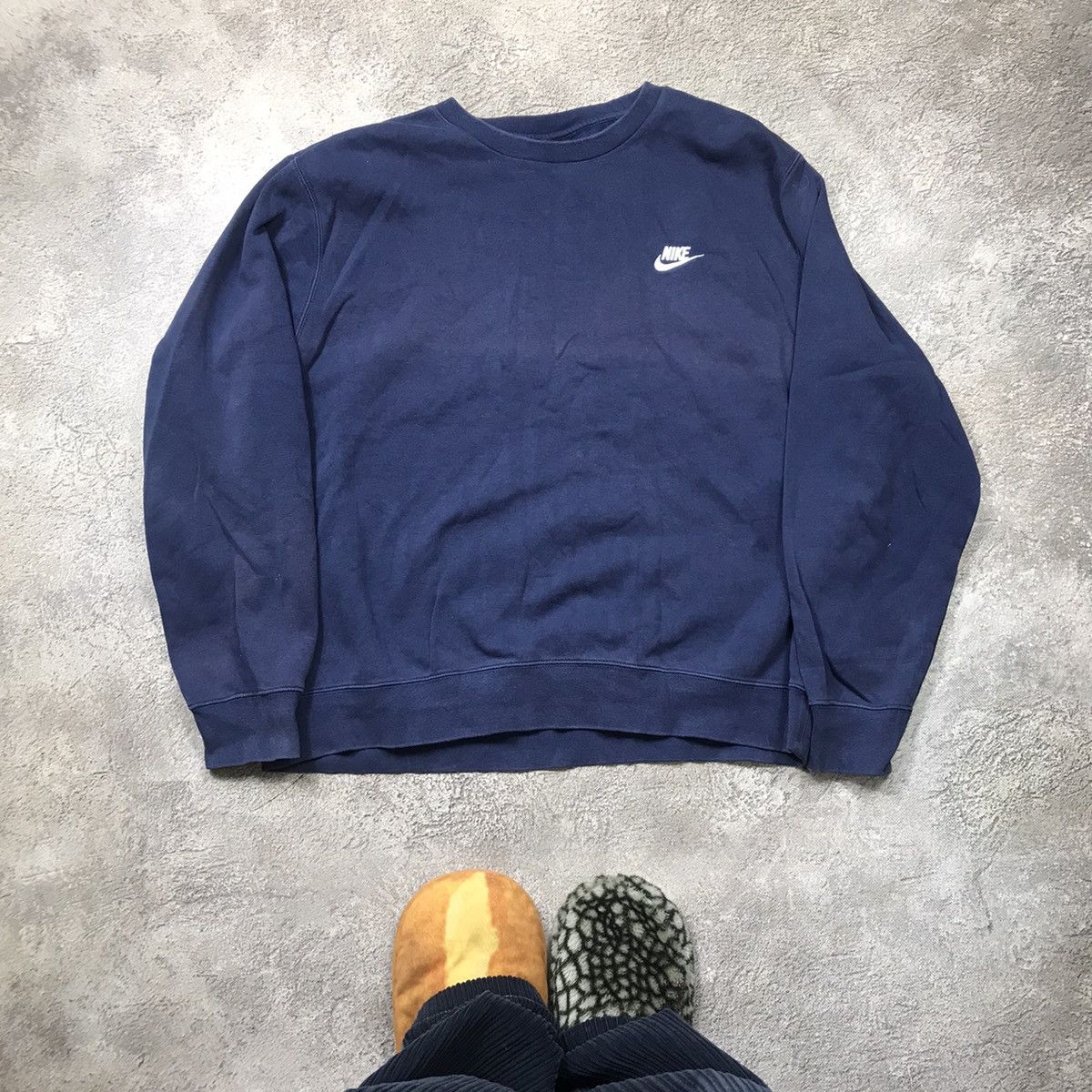 Vintage Vintage Nike Swoosh Crewneck Sweatshirt Streetwear 90s XL Size US XL / EU 56 / 4 - 1 Thumbnail