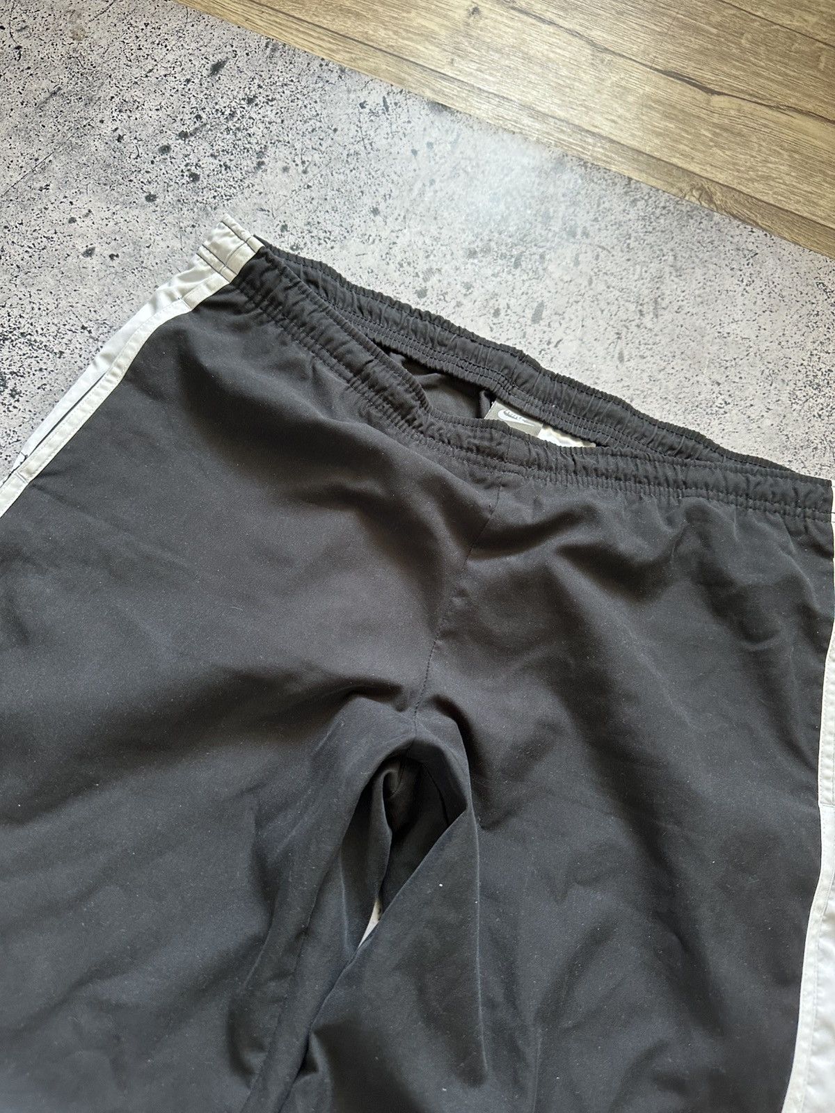Nike Vintage Nike Track Pants Nylon Mini Swoosh Drill Y2K USA Size US 32 / EU 48 - 3 Thumbnail