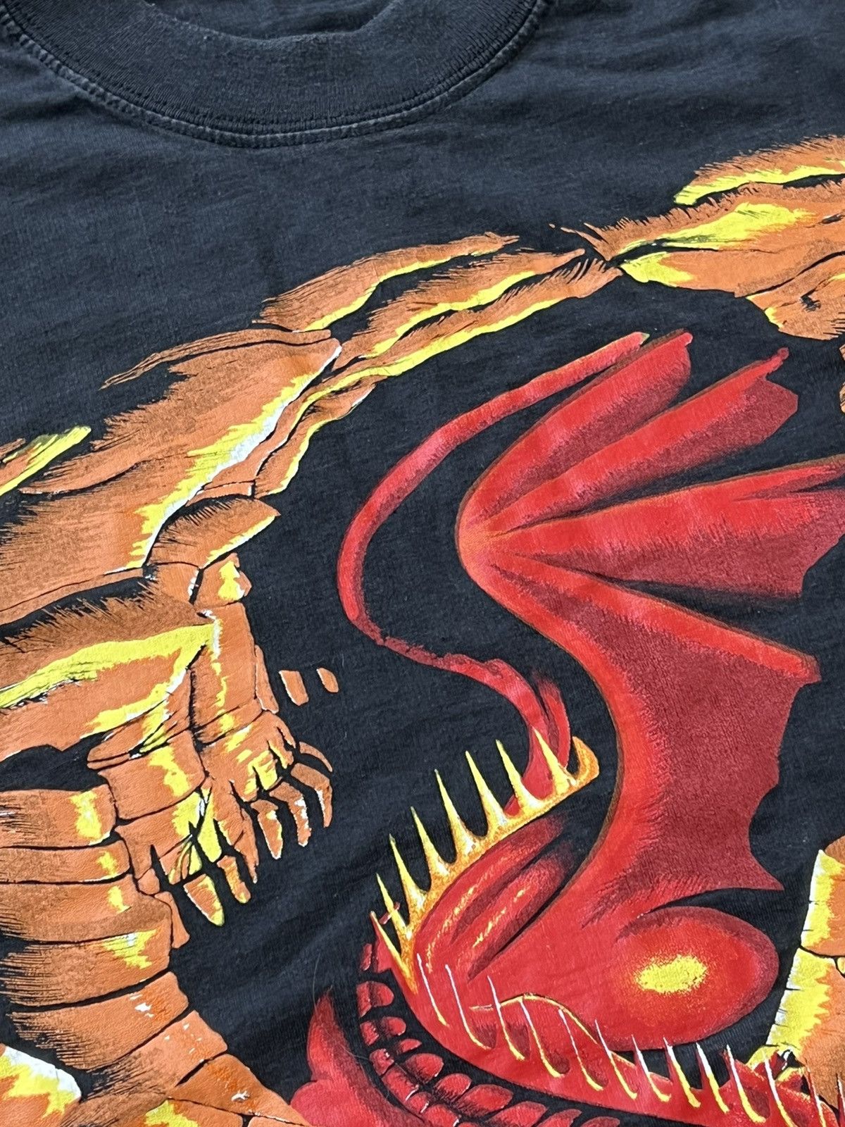 Band Tees Vintage 1992 Land of the Dragon Fantasy T-Shirt Y2K 90s Size US M / EU 48-50 / 2 - 6 Thumbnail