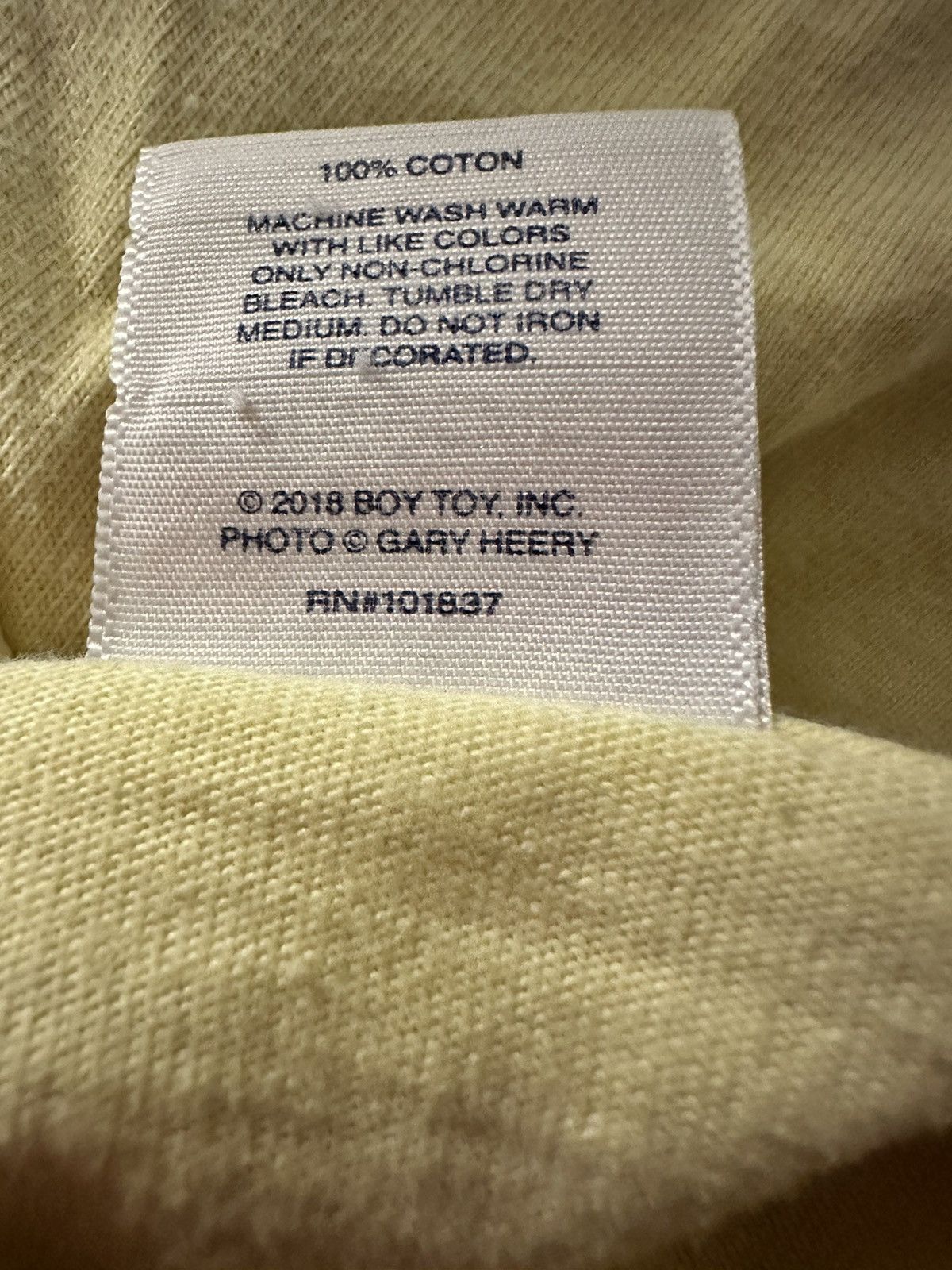 Supreme 2018 Supreme Pale Yellow Madonna Tee Size Large Size US L / EU 52-54 / 3 - 3 Thumbnail