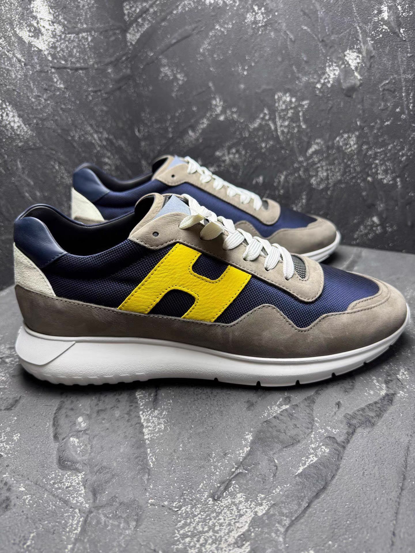 Hogan HOGAN Classic Sneakers with Yellow H Logo Q10 Size US 10.5 / EU 43-44 - 6 Thumbnail