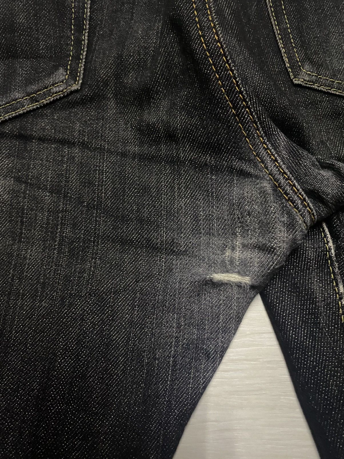 Undercover × Uniqlo Vintage Uniqlo Black Denim Selvedge Distressed Loose Jeans Size US 39 - 9 Thumbnail