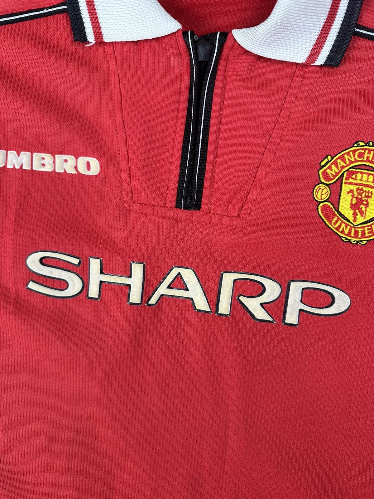 Umbro Umbro Manchester United 1998/99 Home Soccer Retro Jersey Size US XS / EU 42 / 0 - 10 Thumbnail