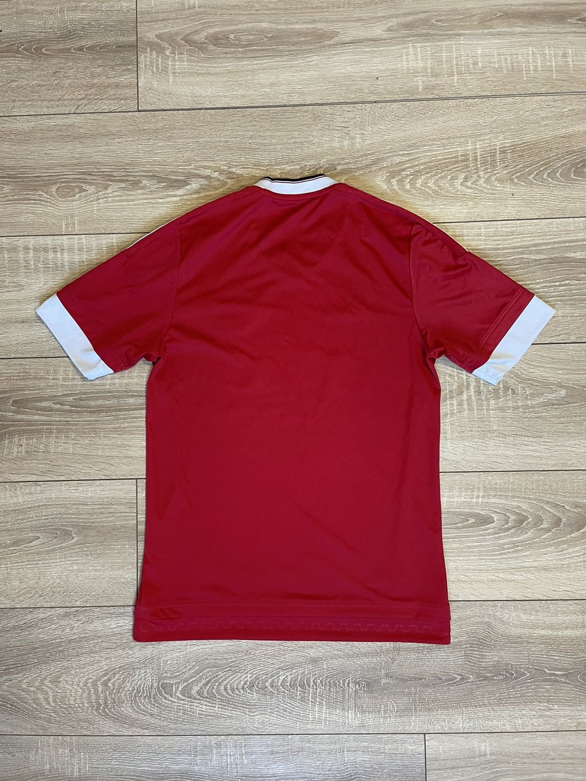 Adidas MANCHESTER UNITED 2015-2016 SHIRT FOOTBALL SOCCER ADIDAS Size US S / EU 44-46 / 1 - 9 Thumbnail