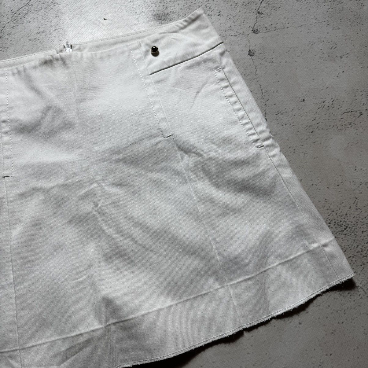 Gucci vintage gucci x tom ford white denim midi skirt Size 28" / US 6 / IT 42 - 3 Thumbnail