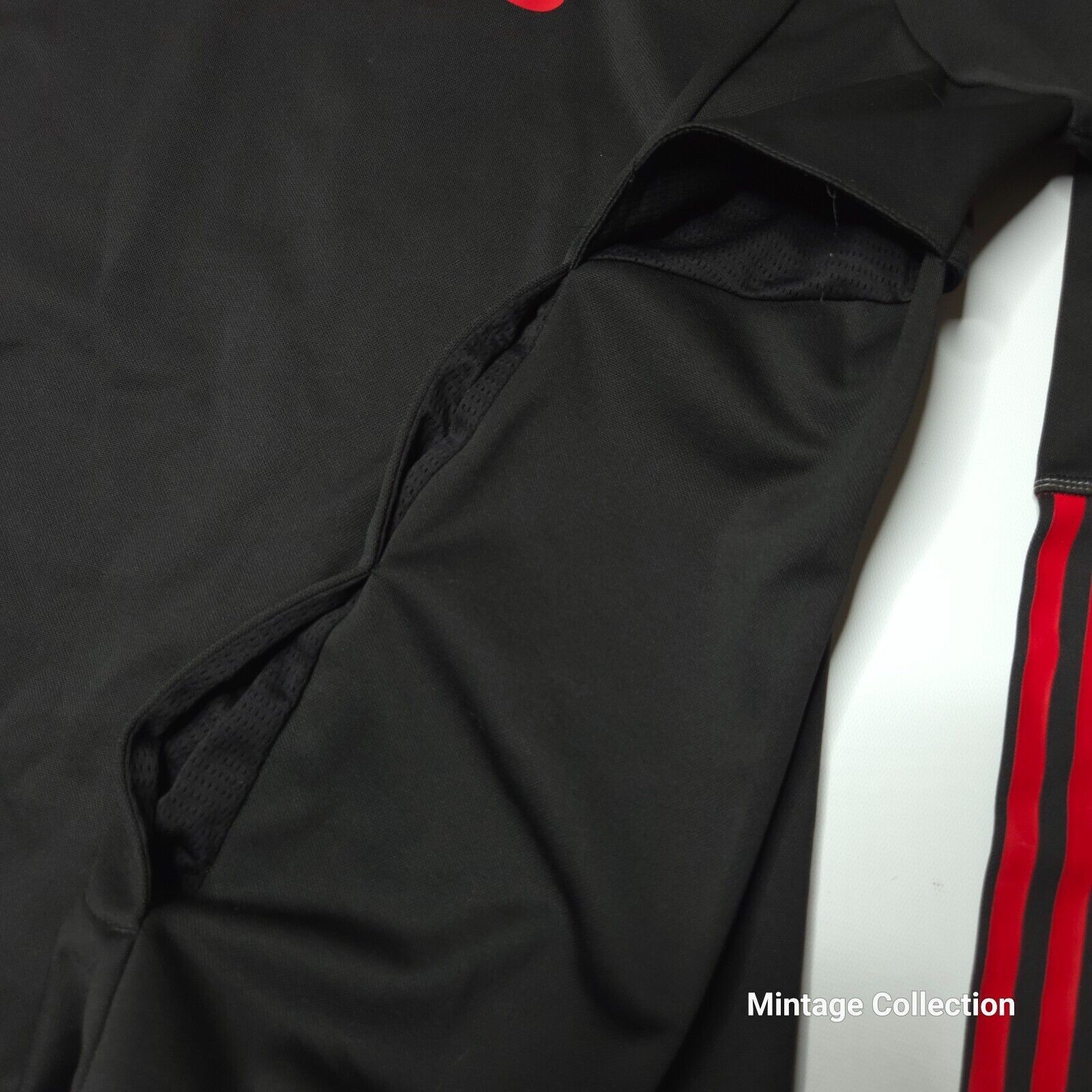 Adidas ADIDAS LIVERPOOL FOOTBALL CLUB SOCCER GOALKEEPER JERSEY XL Size US XL / EU 56 / 4 - 17 Thumbnail