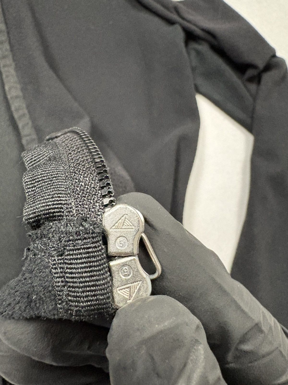 Moncler Vintage Moncler Black Full Zip Fleece Jacket High Neck Size M / US 6-8 / IT 42-44 - 9 Thumbnail