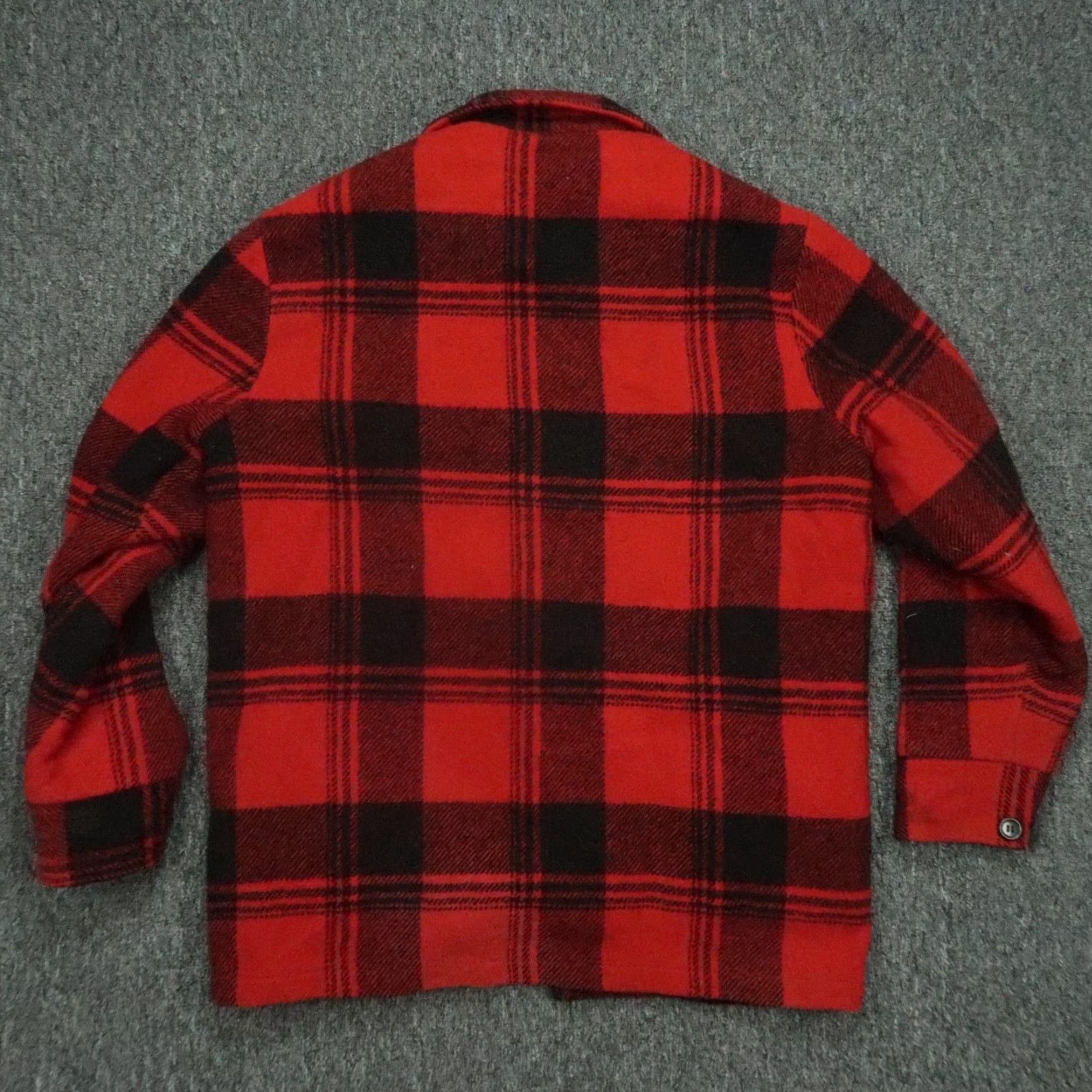 Vintage VINTAGE Woolrich Jacket Mens M Red Buffalo Plaid Wool Ful Zip Lined Woolrich Woolen Mills Overcoat Casual, Workwear Mens Size US M / EU 48-50 / 2 - 6 Thumbnail