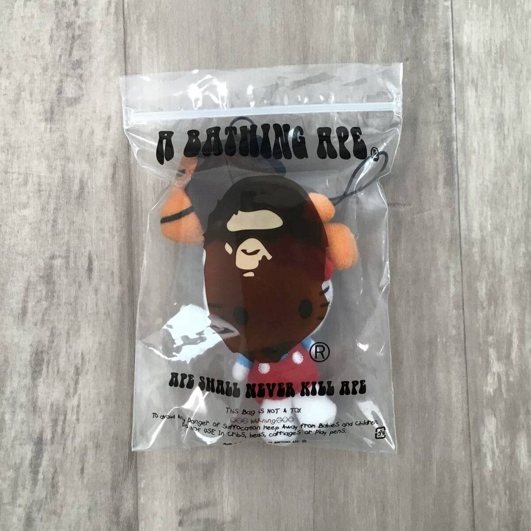 Bape BAPE × SANRIO Hello Kitty Milo Strap Mobile Cleaner APE NIGO Size ONE SIZE - 8 Thumbnail
