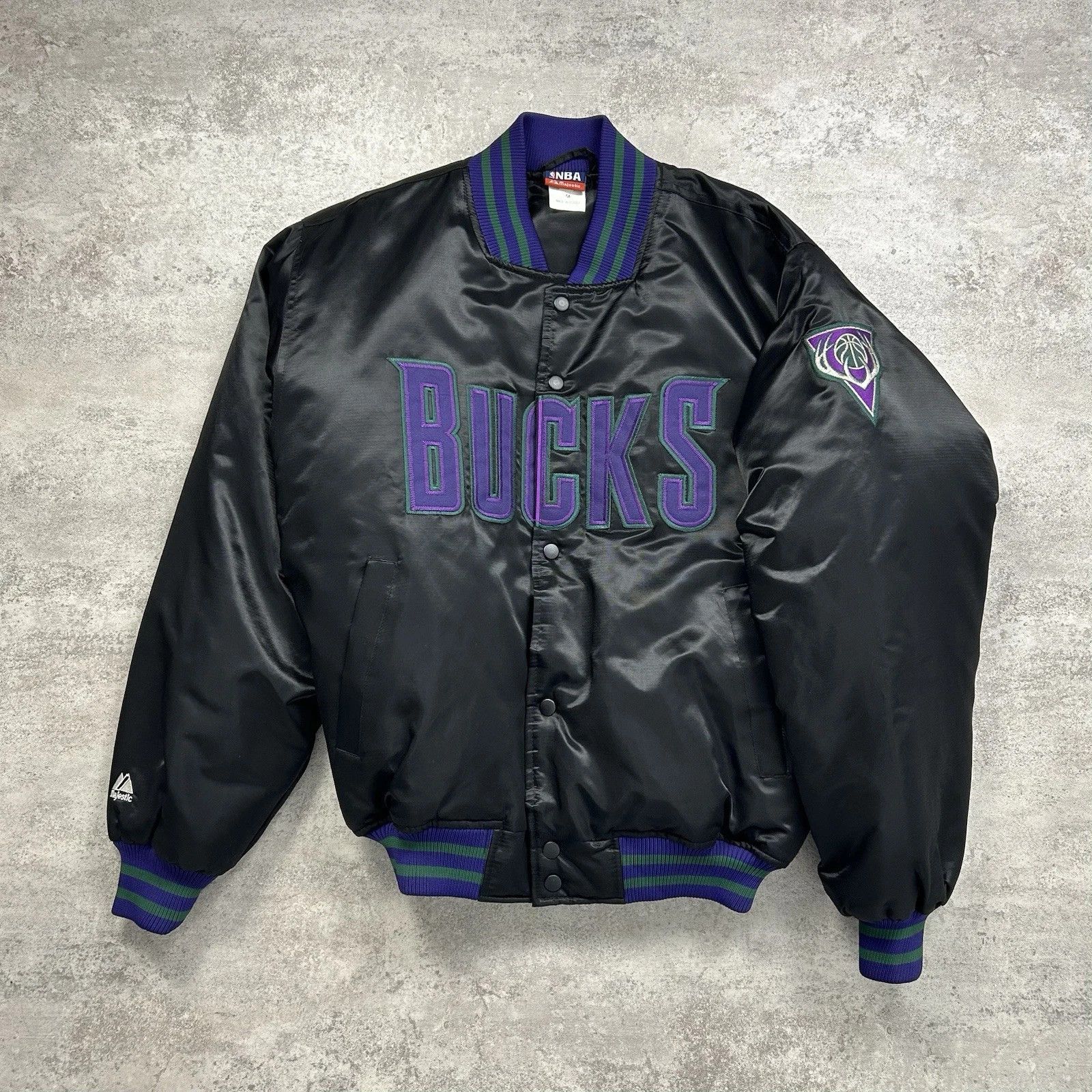 Majestic × NBA × Vintage RARE MILWAUKEE BUCKS MAJESTIC SATIN BOMBER JACKET SIZE M Size US M / EU 48-50 / 2 - 1 Thumbnail