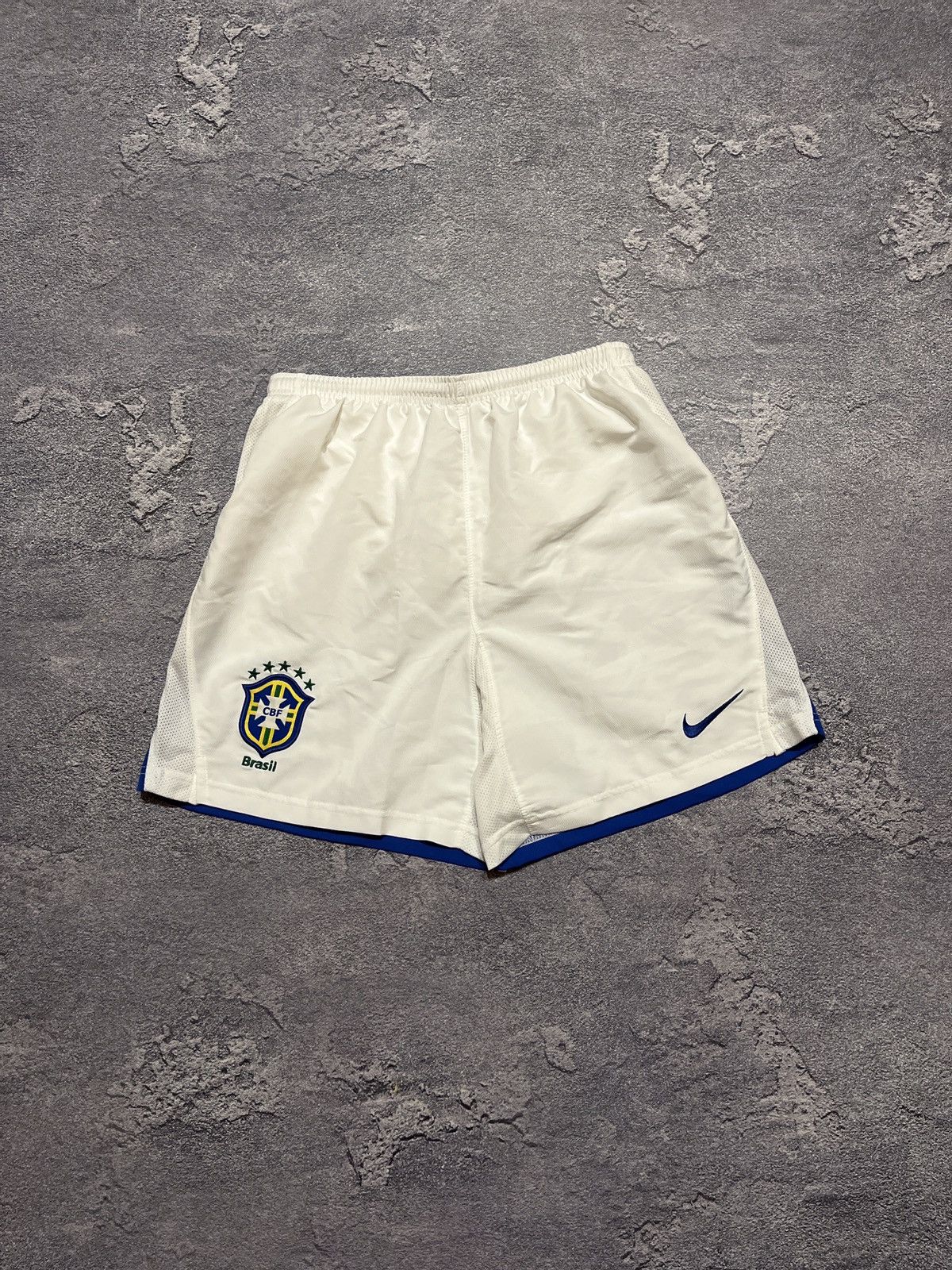 Vintage Vintage Brazil Nike Football Soccer white Shorts Size US 30 / EU 46 - 1 Thumbnail