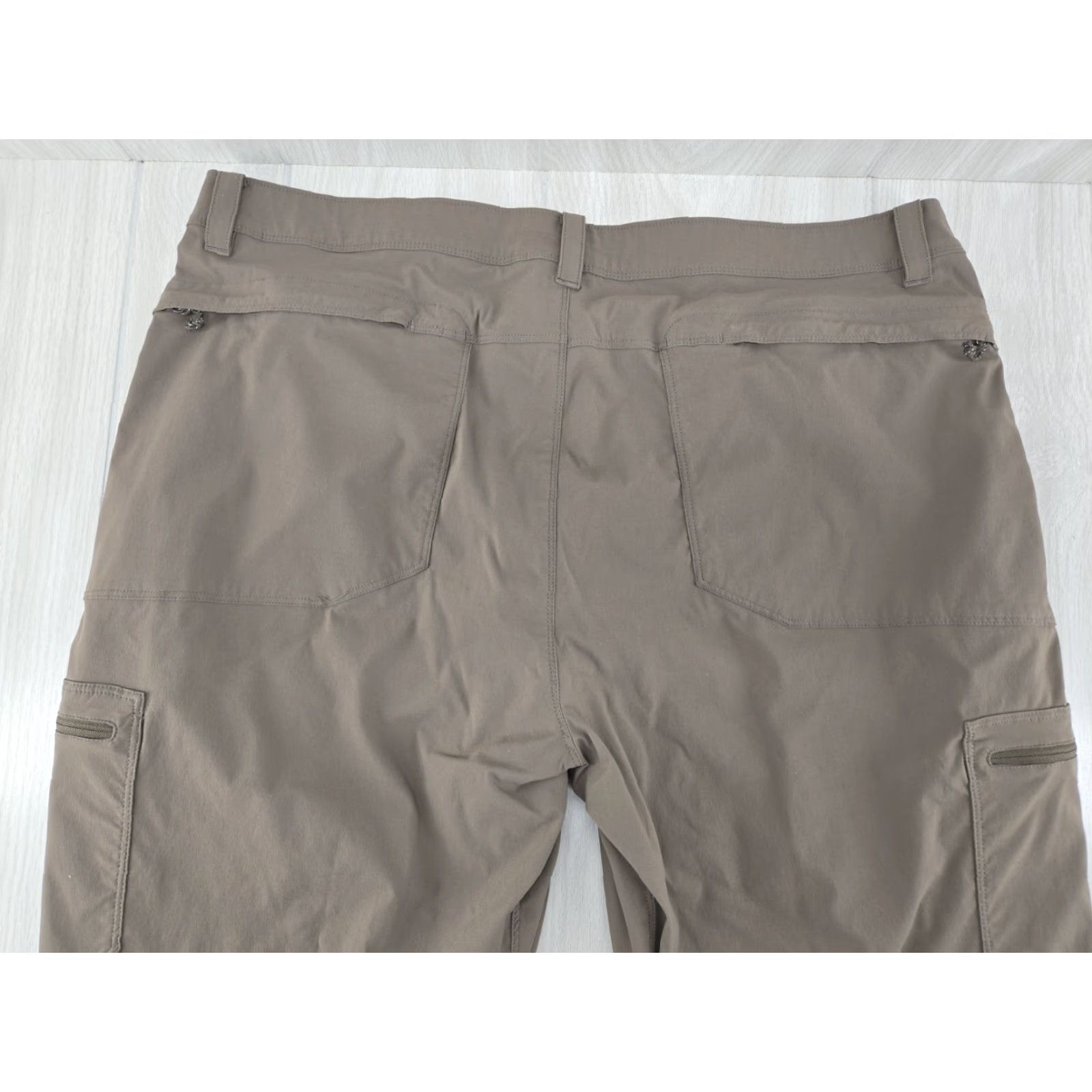 Vintage VINTAGE LL Bean Pants Mens 42x32 Gray/Brown Nylon Blend Cargo Pant Regular Men 42 Gray Cargo Pocket Leather? Size US 42 / EU 58 - 7 Thumbnail