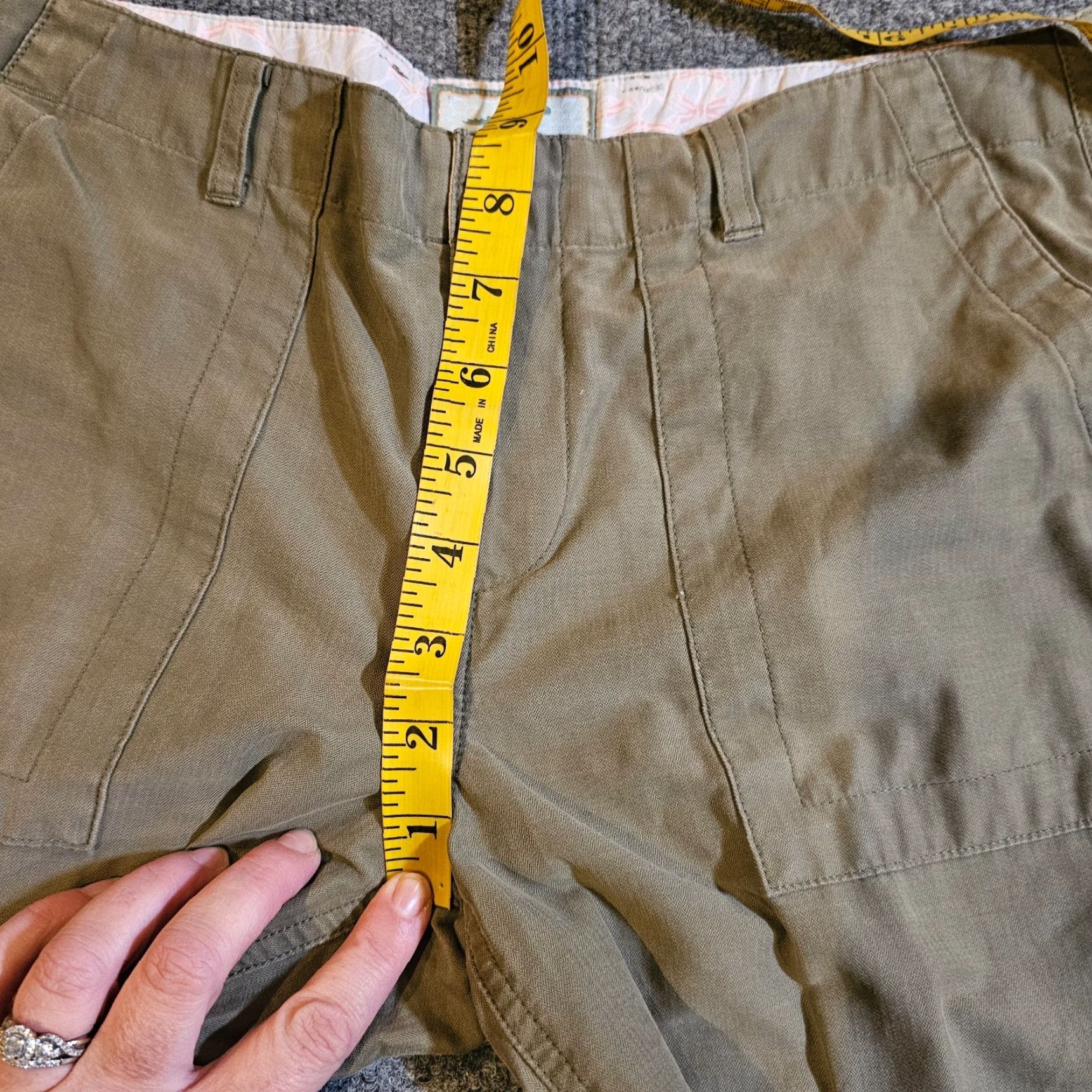 Vintage Horny Toad Shorts Womens 4 Beige Tan Nylon Embroidered Bermuda Stretch Casual Bermuda Style Size 27" / US 4 / IT 40 - 7 Thumbnail