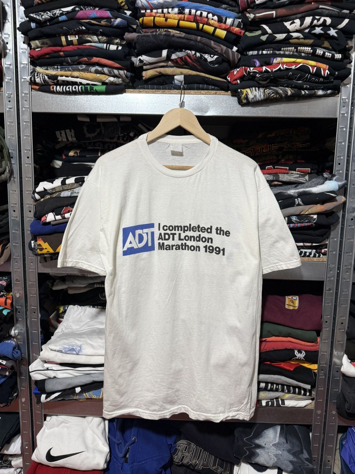Vintage Vintage 1991 London Marathon A Day To Remember T-Shirt Size US L / EU 52-54 / 3 - 1 Thumbnail