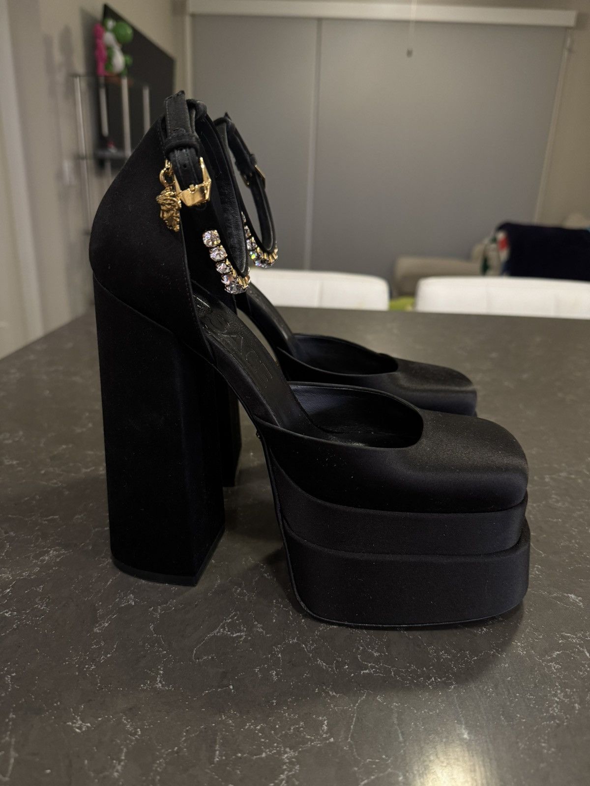 Versace Versace Medusa Aevitas 155mm Size US 9 / IT 39 - 7 Thumbnail