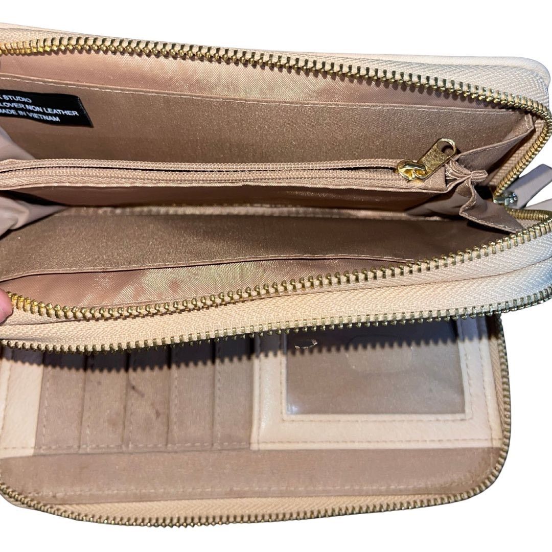 Other Max Studio Wristlet Card Wallet FullZip Clutch Vegan leather Size ONE SIZE - 5 Thumbnail