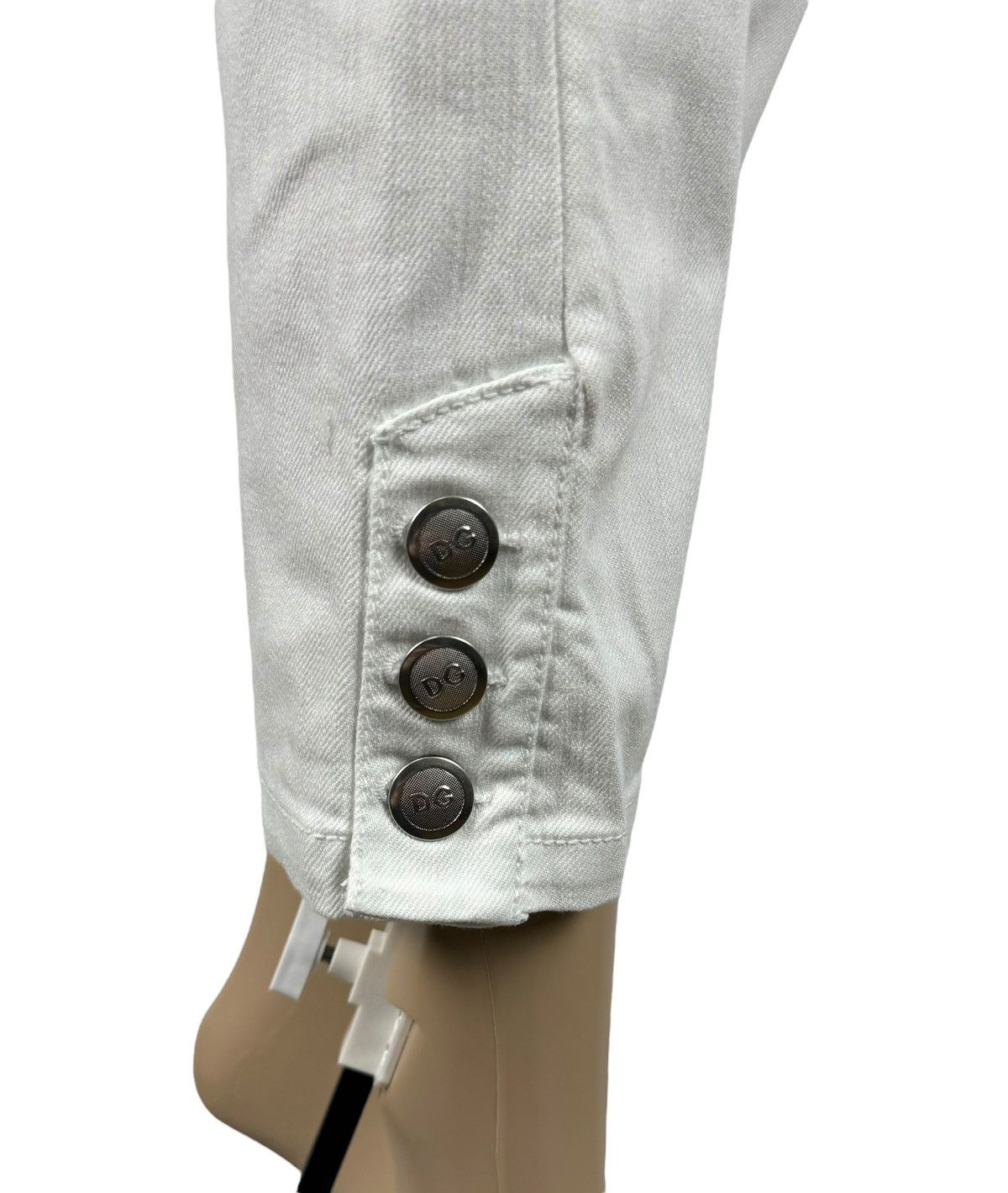 Dolce & Gabbana Dolce & Gabbana Jeans Crop Metal Logo Button Accent size 40 Size 27" / US 4 / IT 40 - 5 Thumbnail
