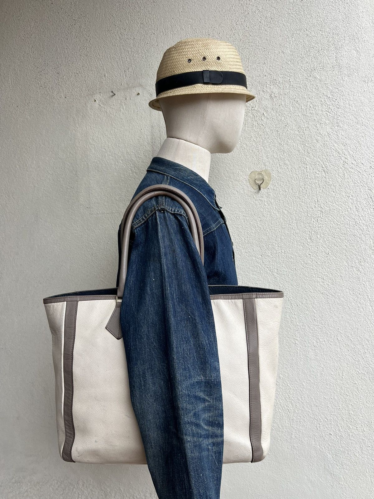 Japanese Brand A.D.M.J. Japan Distressed Scratches Patina Leather Tote Bag Size ONE SIZE - 1 Thumbnail