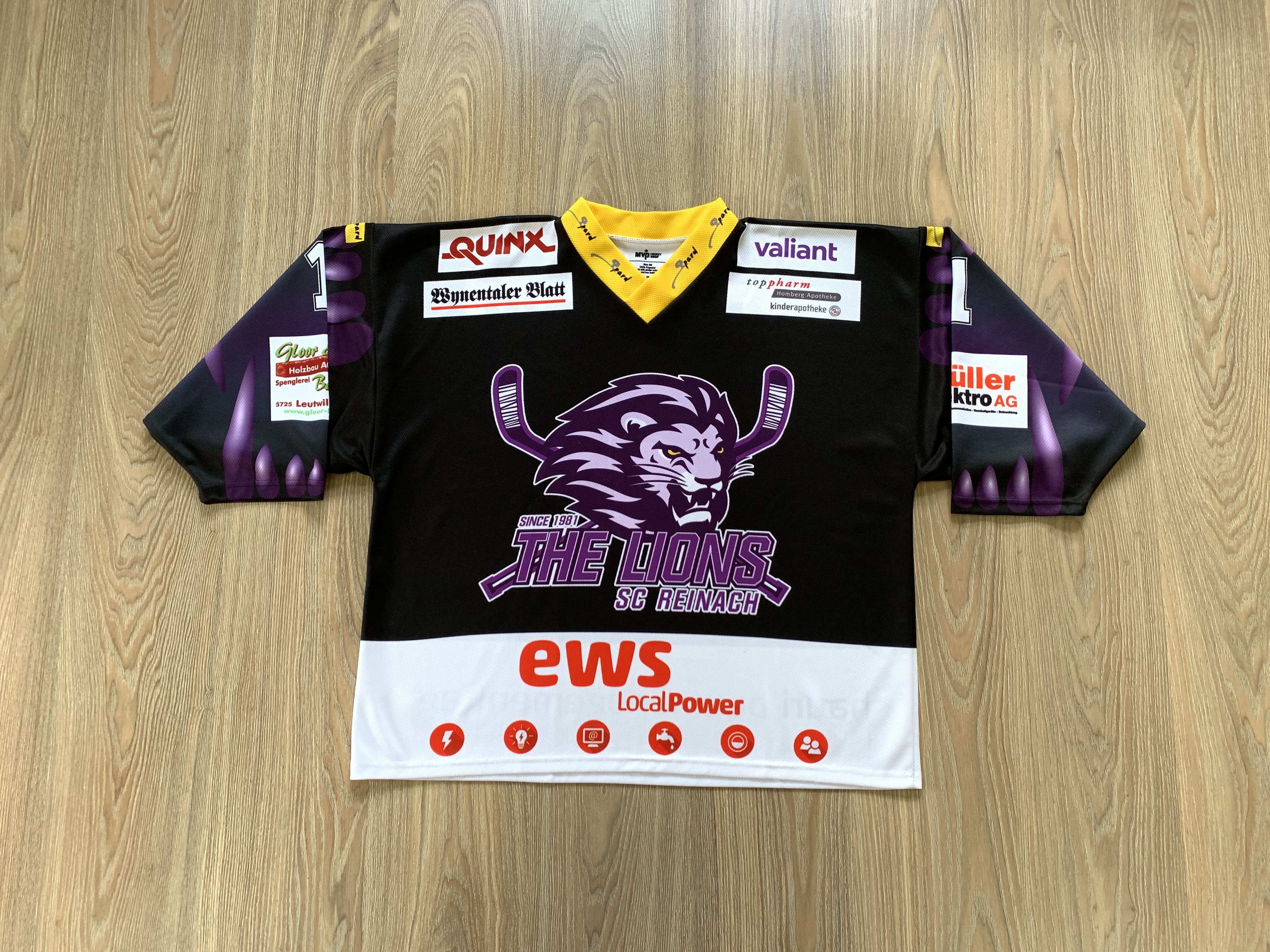 Ccm × NHL × Vintage Vintage SC Reinach The Lions Hockey Jersey #1 Size US S / EU 44-46 / 1 - 1 Thumbnail