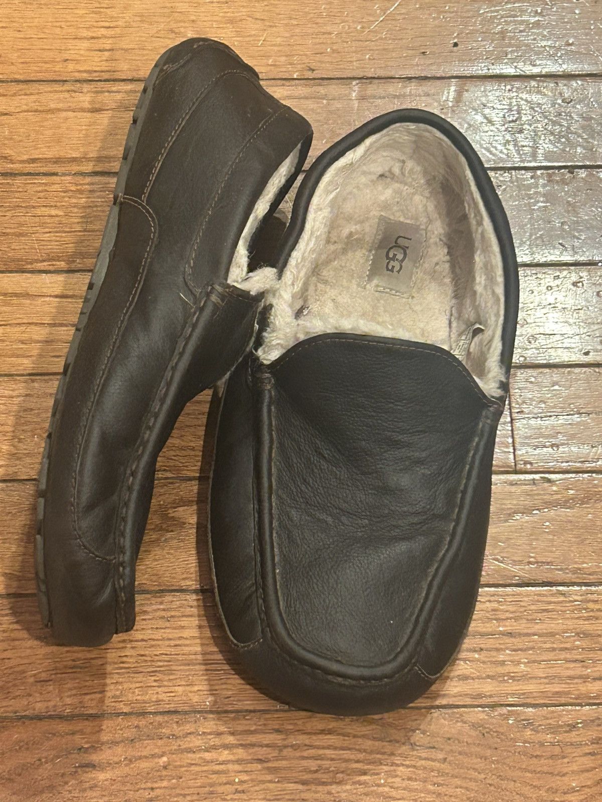 Ugg UGG Ascot Men's Leather Slipper, size 11EEE Size US 11 / EU 44 - 9 Thumbnail