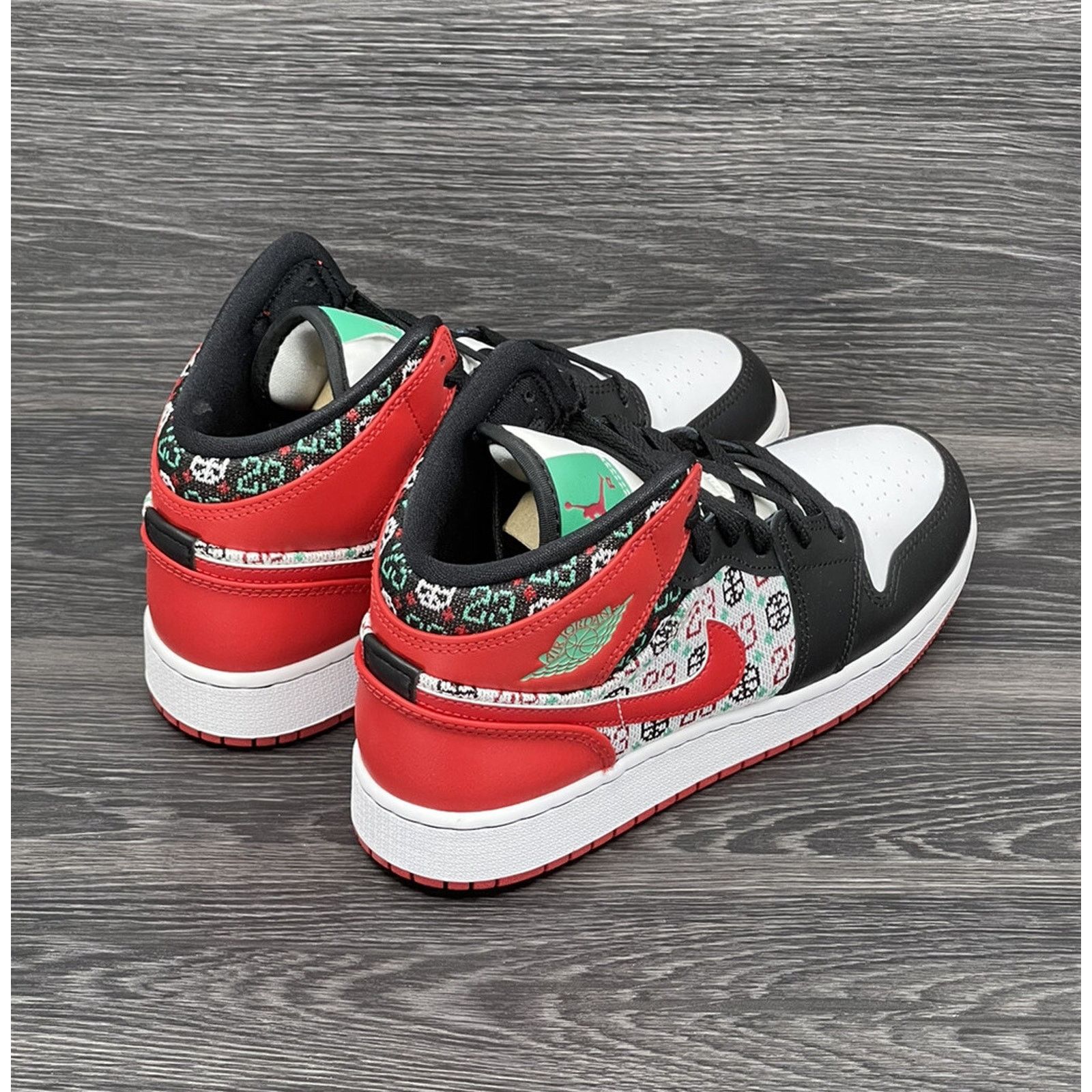 Jordan Brand GS Air Jordan 1 Mid SE "Ugly Sweater", 5.5Y [new] DM1208-150 Size US 5.5 / EU 38 - 4 Thumbnail