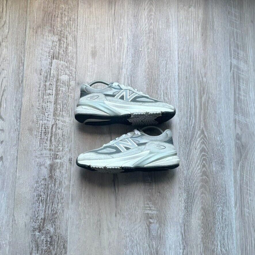 New Balance NEW BALANCE • 990v6 GS "Grey" (7M) Size US 7 / EU 40 - 1 Thumbnail